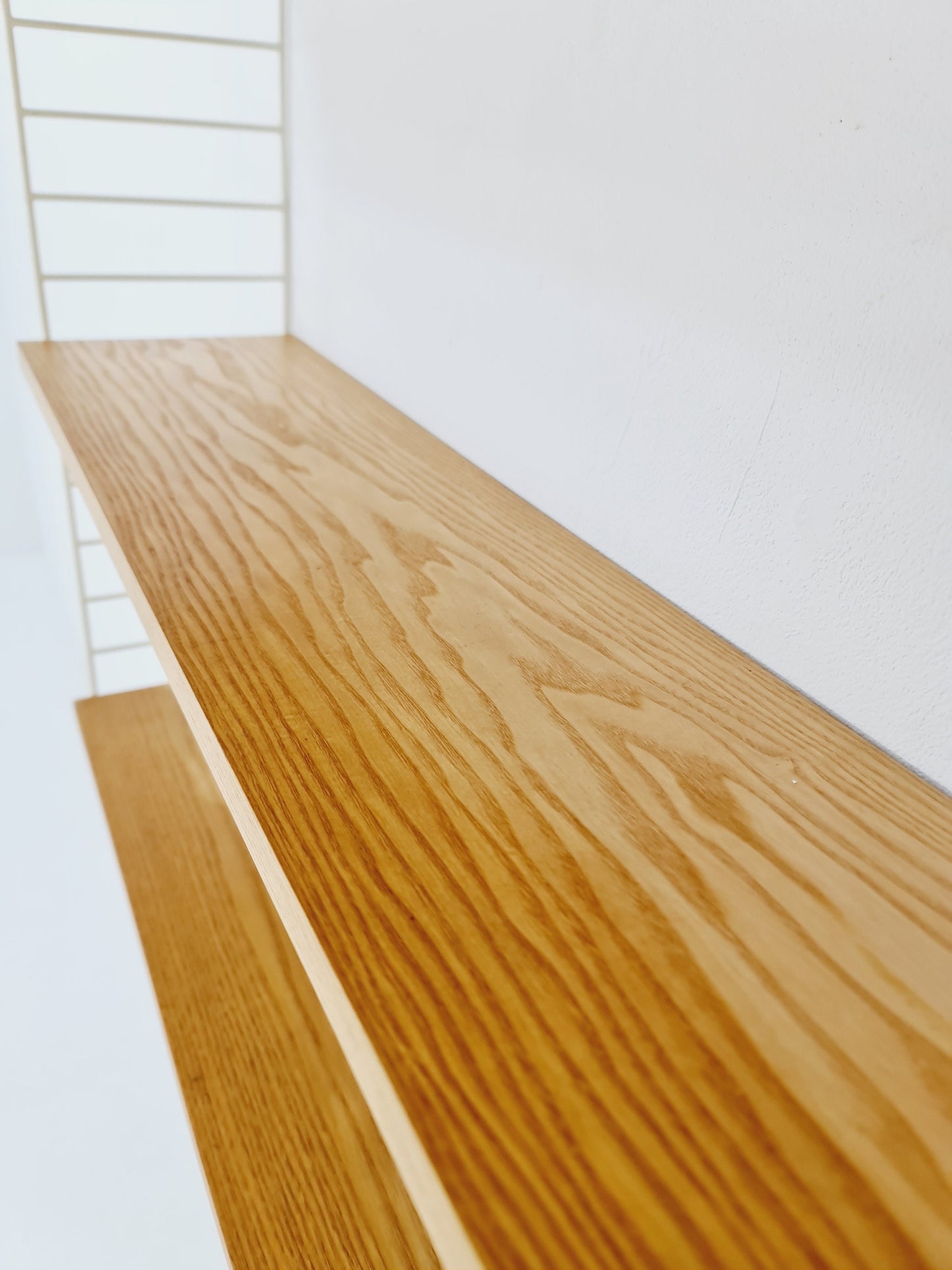 Original MCM Oak shelving system - consists of white lacquered metal ladders, from string Stockholm 1960s