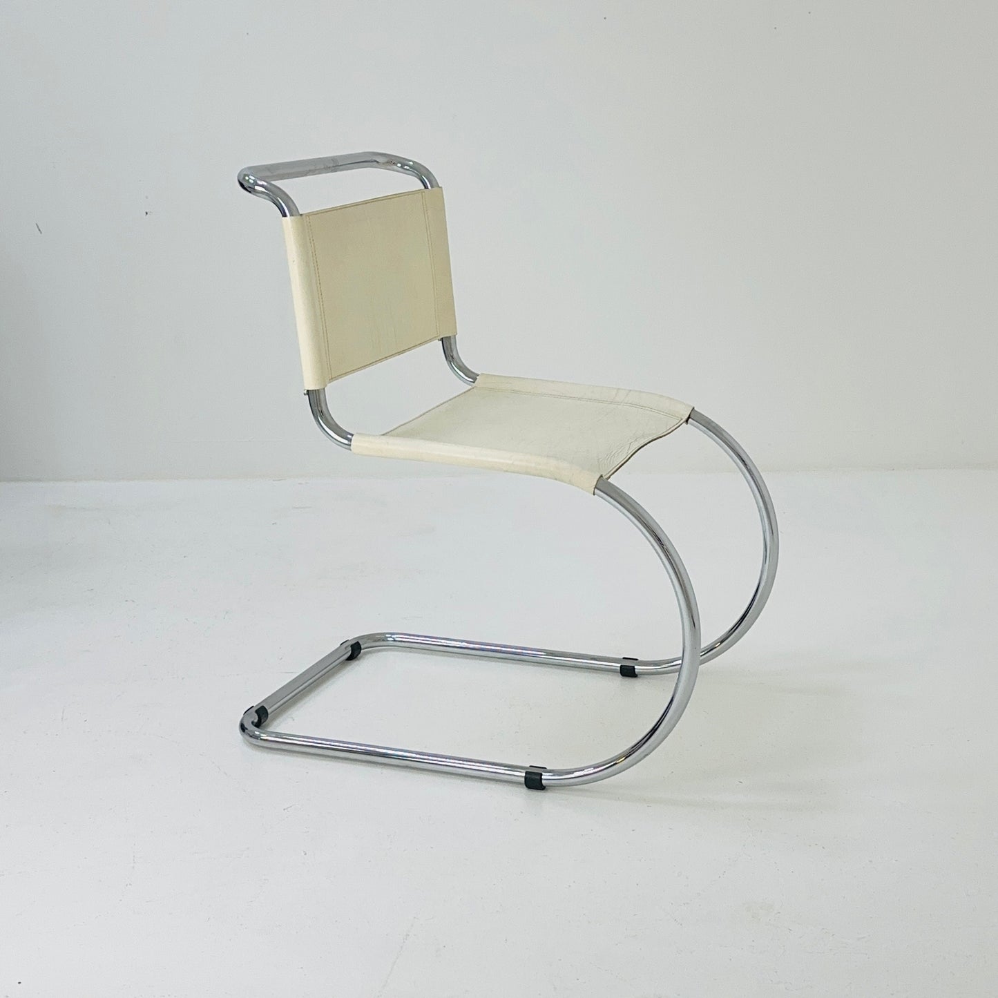 MR10 lounge white leather chair design by Ludwig Mies van der Rohe , 1980s