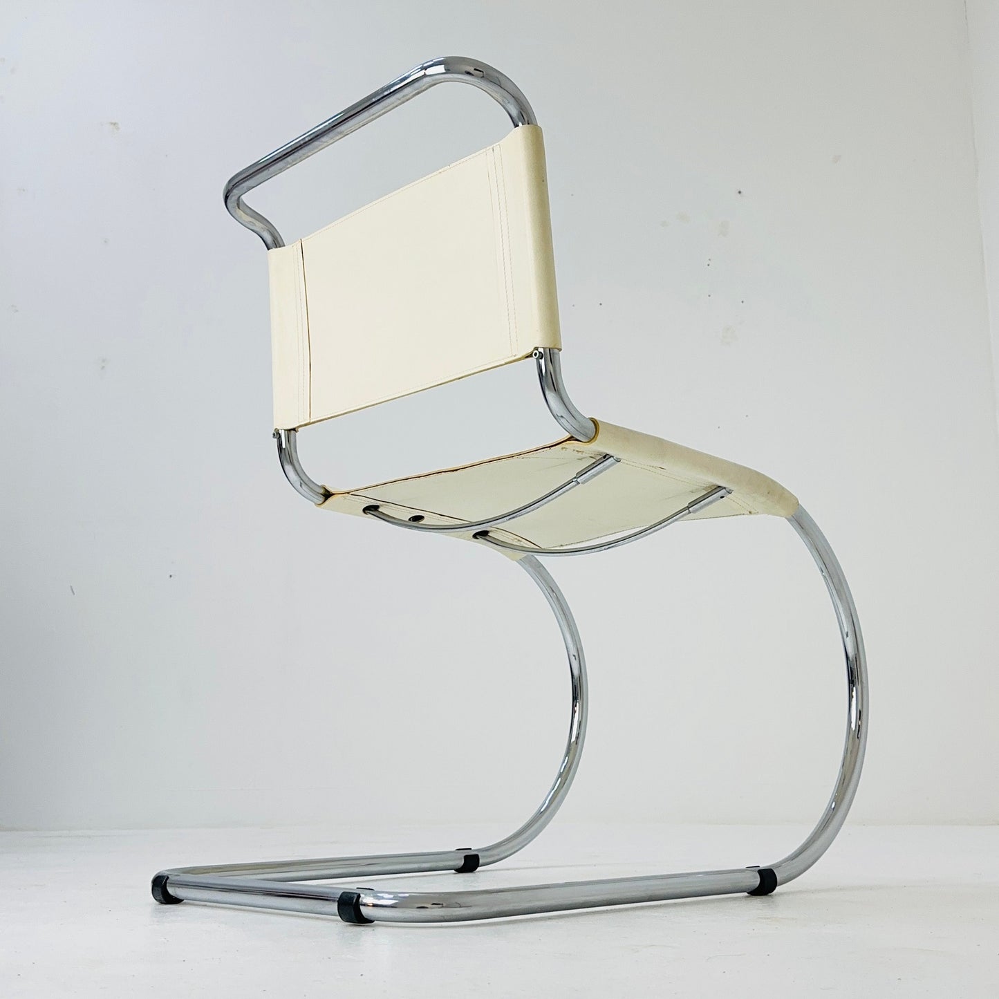 MR10 lounge white leather chair design by Ludwig Mies van der Rohe , 1980s