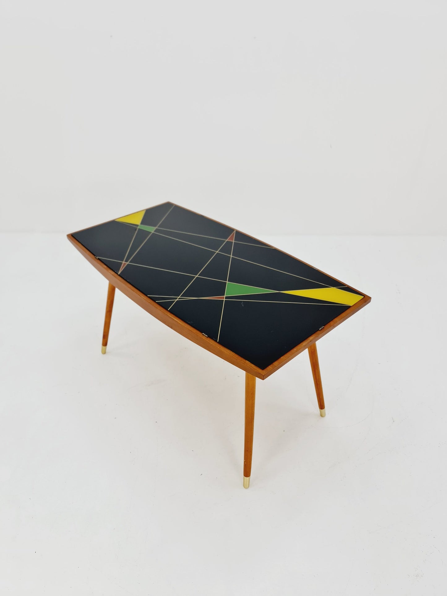 mid centtury vintage coffetable witth glass top from the 50s