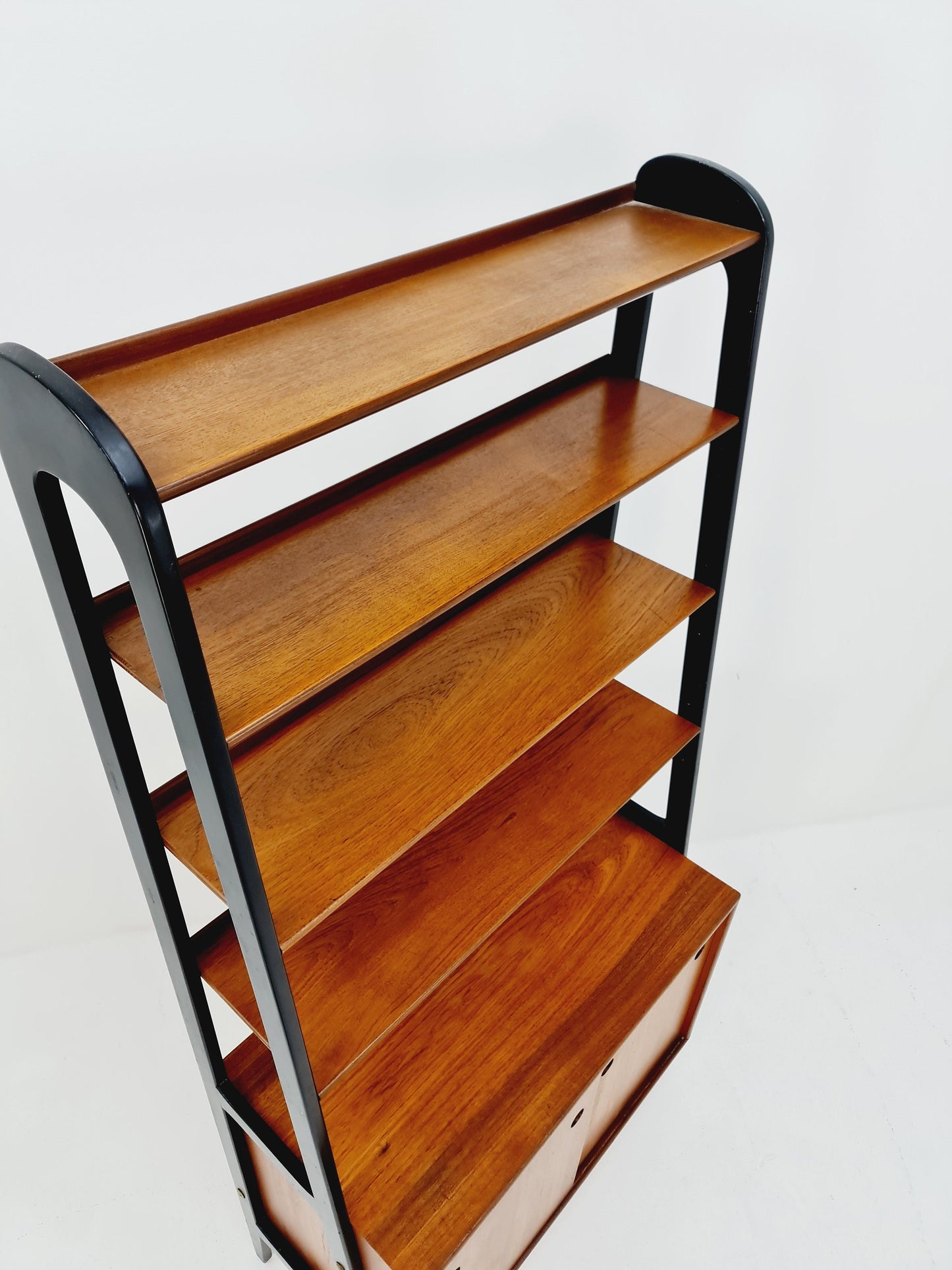 Danish freestanding Midcentury vintage bookshelf system / bookcase teak by Bengt Ruda, 1960s