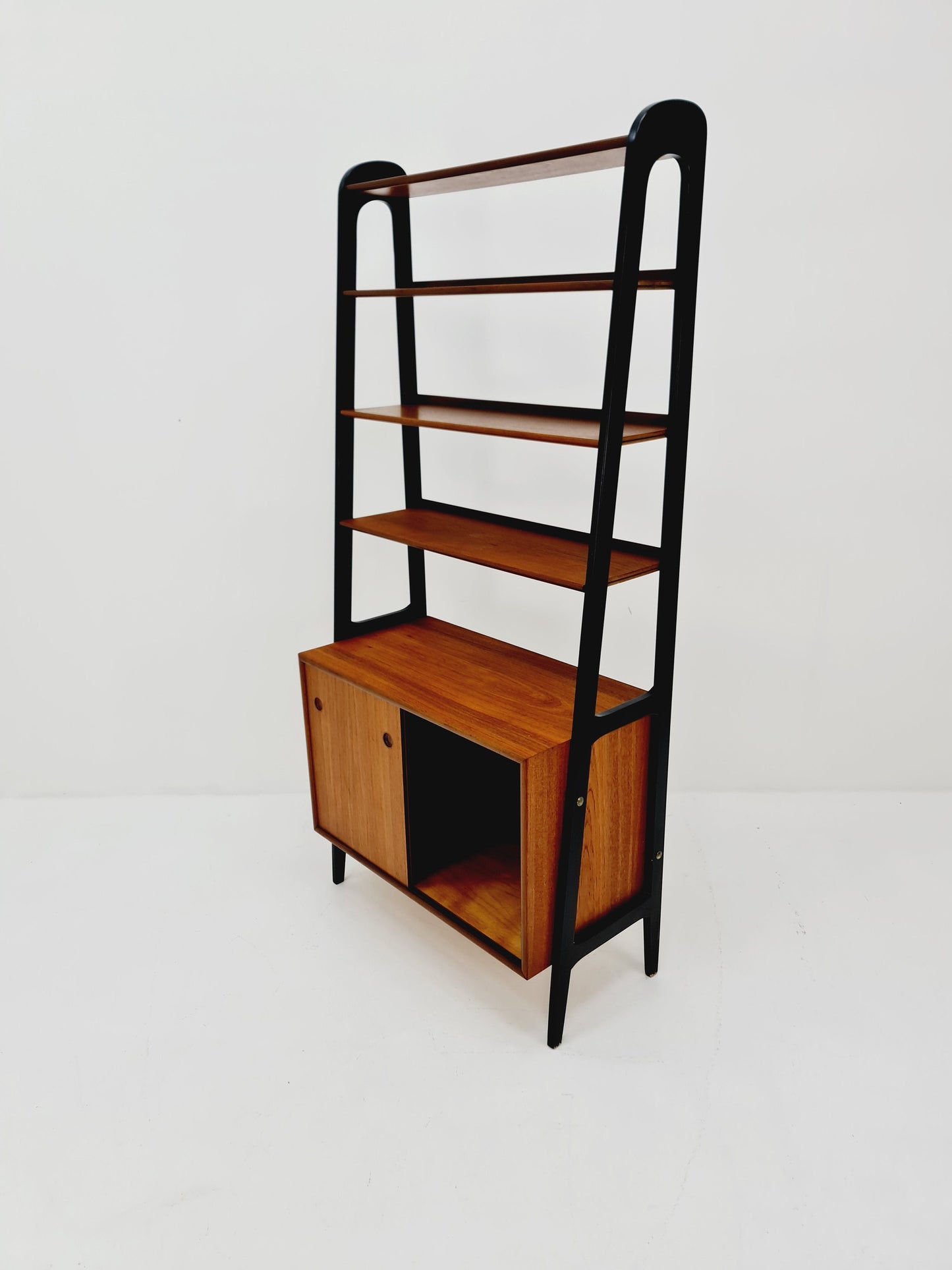 Danish freestanding Midcentury vintage bookshelf system / bookcase teak by Bengt Ruda, 1960s