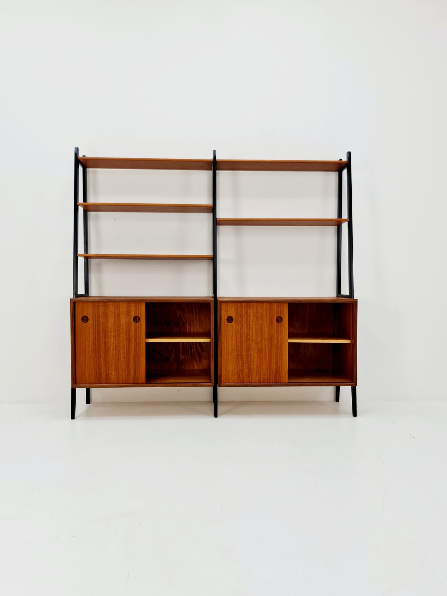 Danish freestanding Midcentury vintage bookshelf system / bookcase teak by Bengt Ruda, 1960s