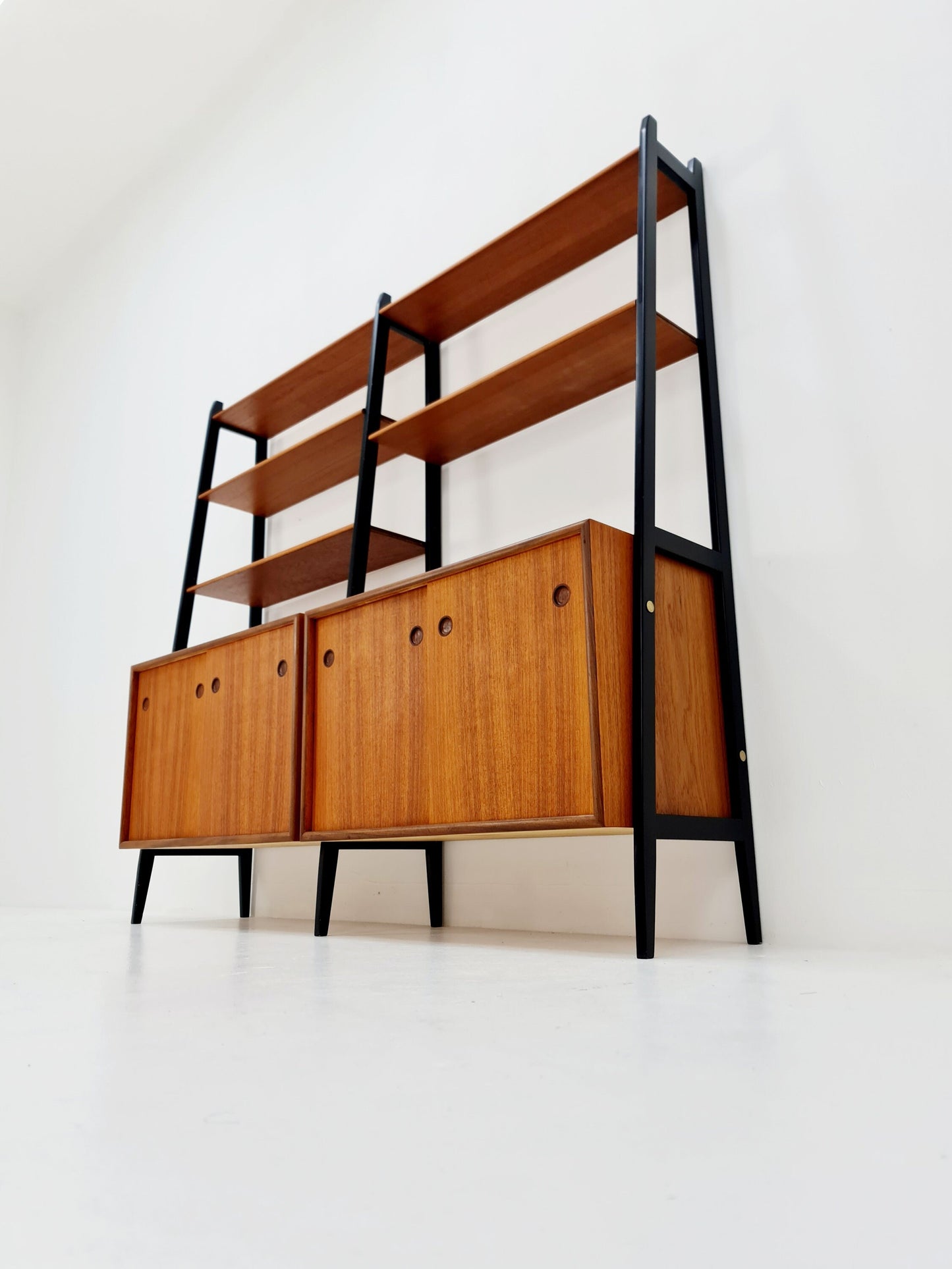 Danish freestanding Midcentury vintage bookshelf system / bookcase teak by Bengt Ruda, 1960s