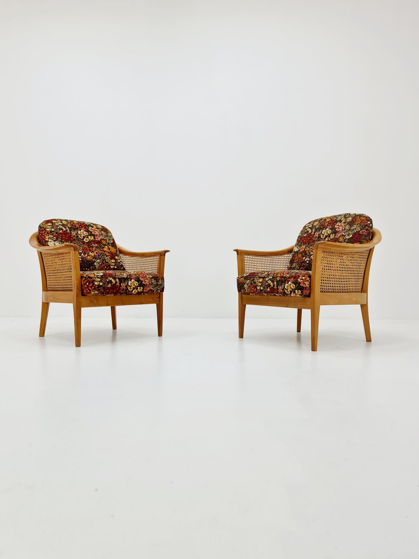 Midcentury easy chairs rattan & fabric by Wilhem Knoll for Knoll Antimott , Germany, 1960s, Set of 2