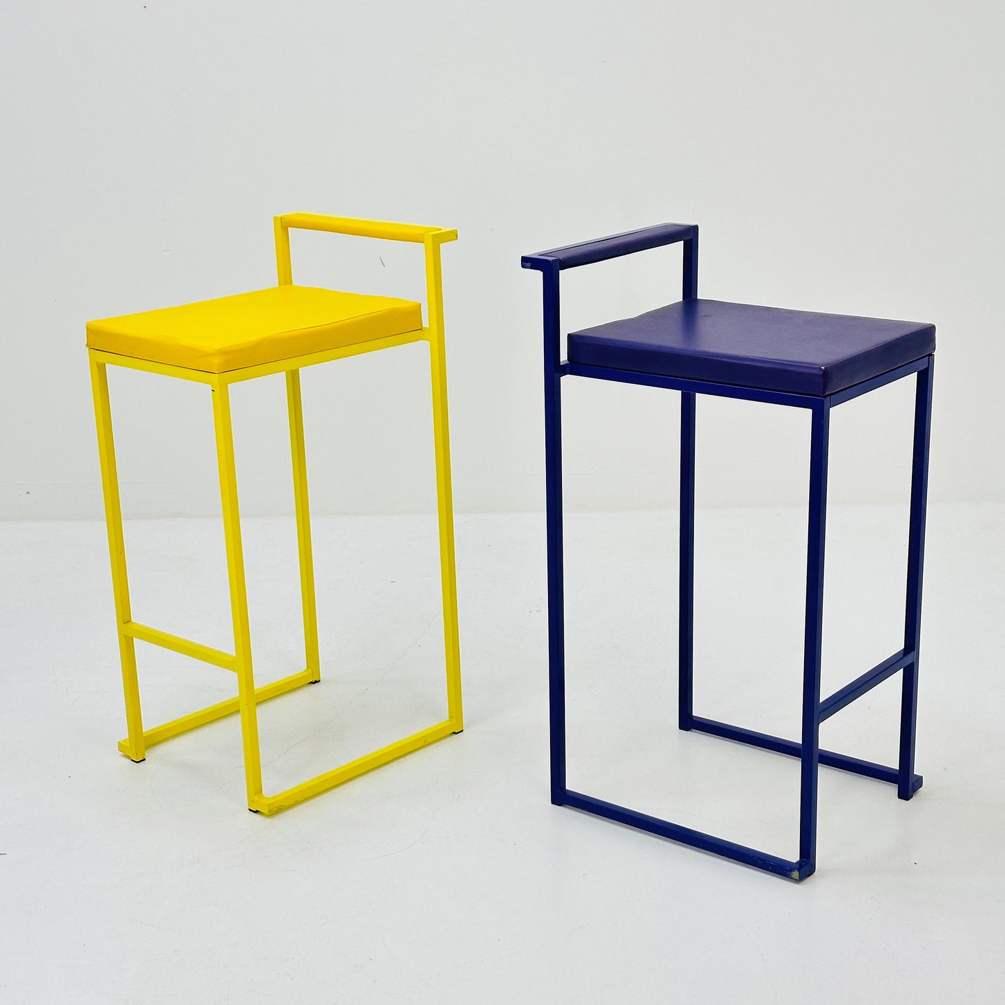 set of 2 Space age bar stools in purple and yellow 1970s