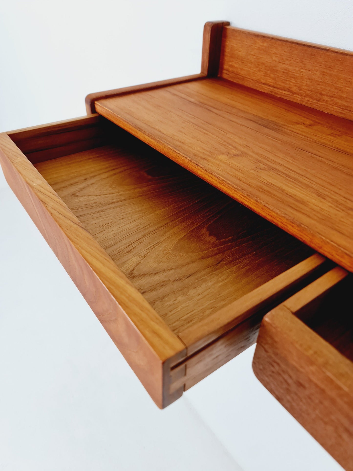 Long Danish solid Teak hanging shelfwith 2 drawers By Aksel kjersgaard , 1960s