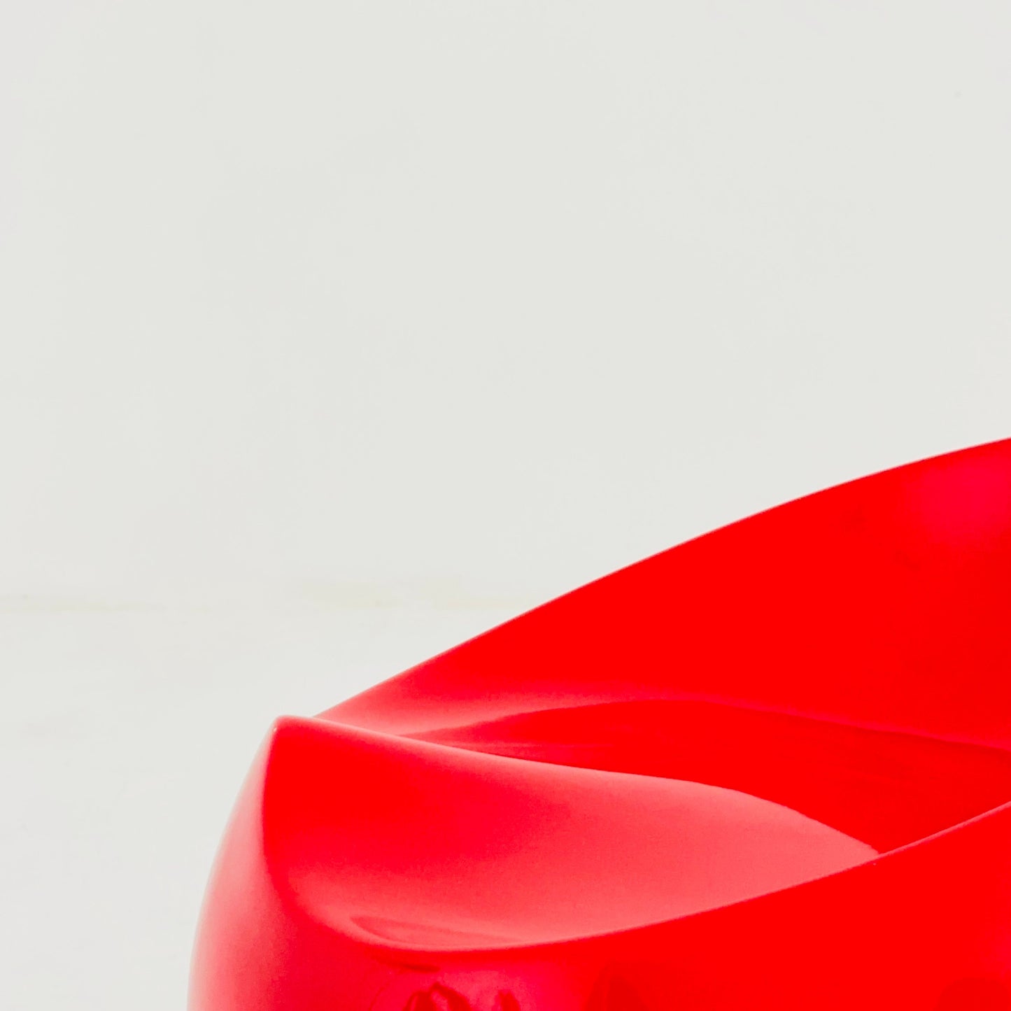 Space Age red ’ ball’ chair by Finn Stone, 1970s