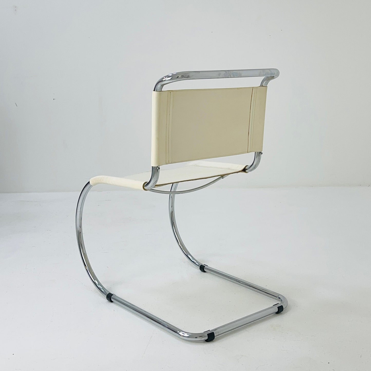 MR10 lounge white leather chair design by Ludwig Mies van der Rohe , 1980s