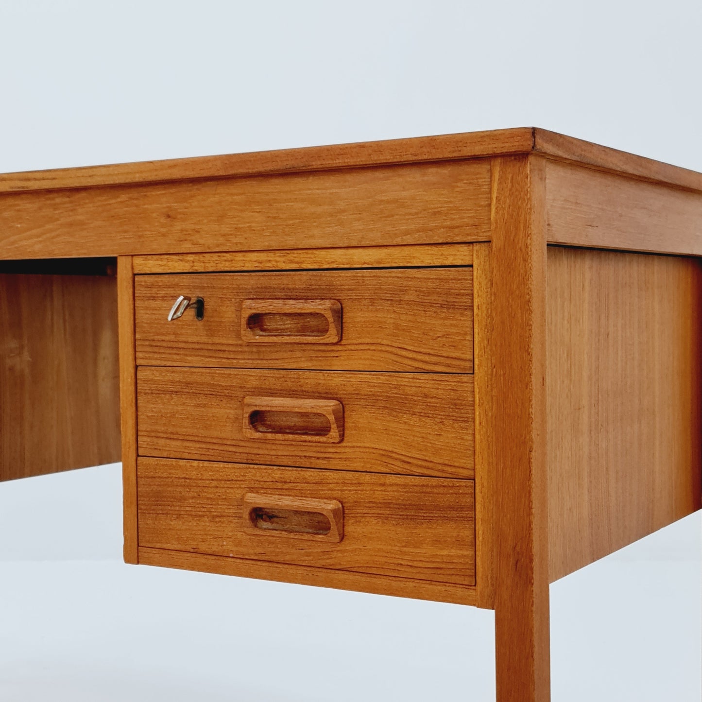 Midcentury danish Scandinavian Desk in teak, 1960s