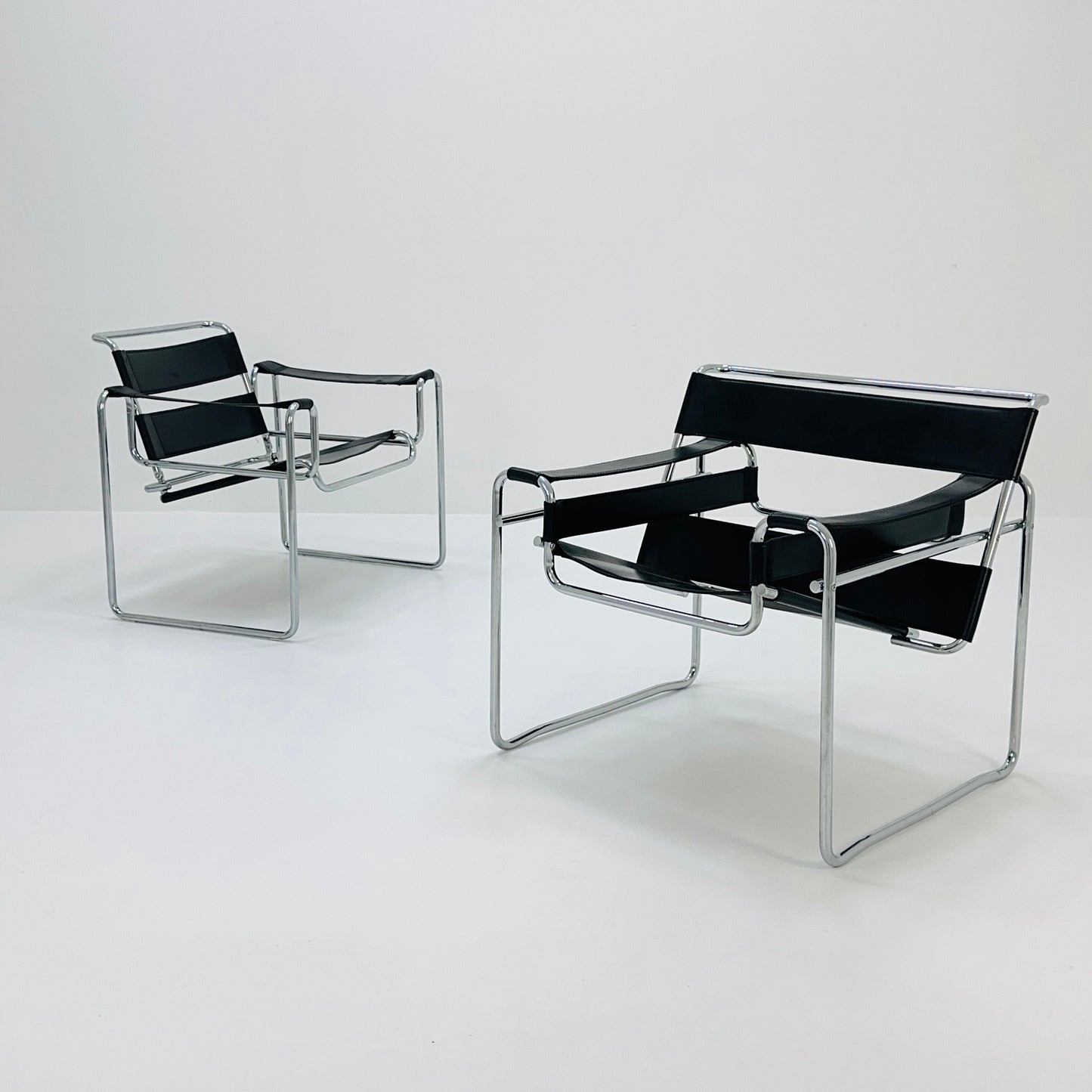Mid century Black B3 armchair WASSILY by Marcel Brauer , 1990s Italy
