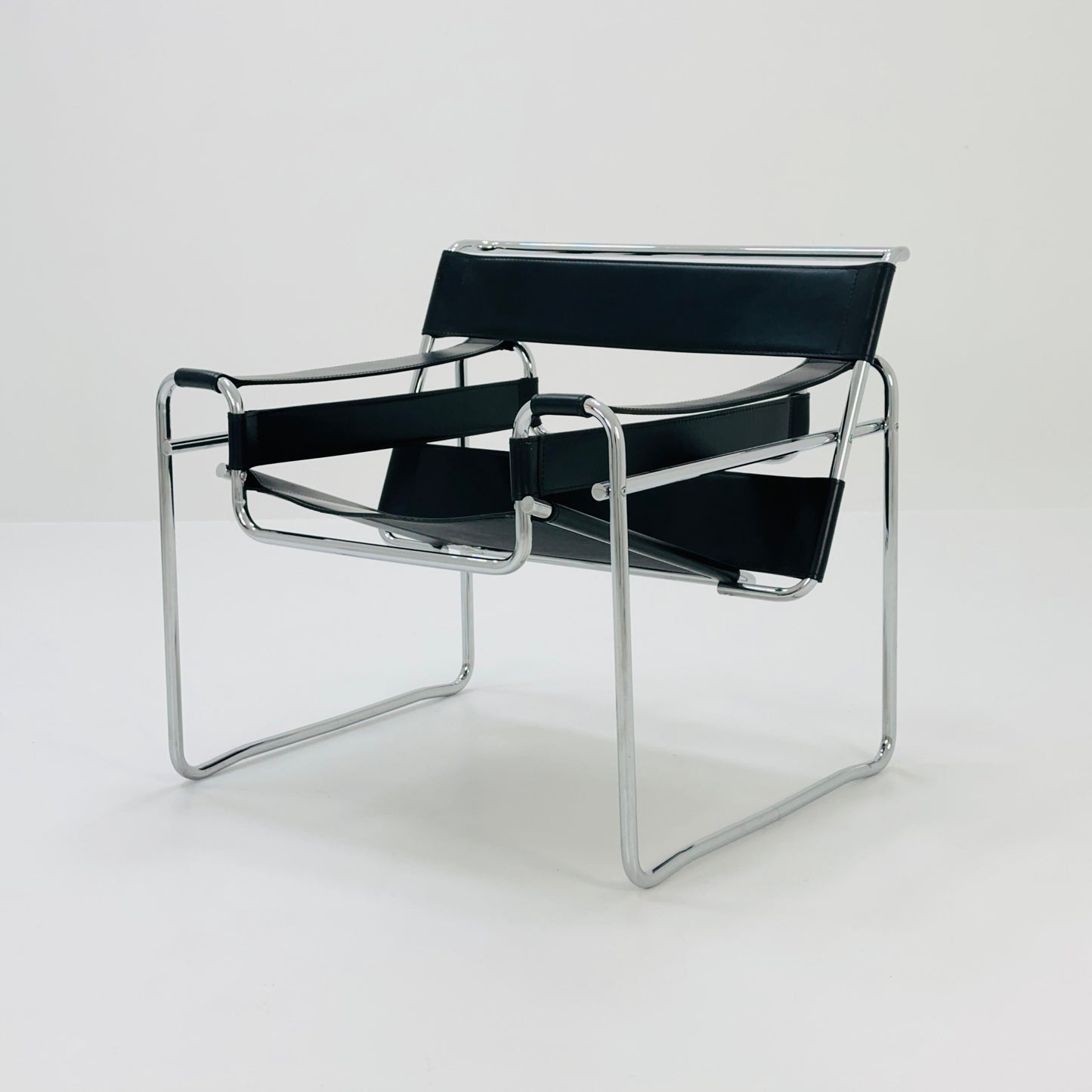Mid century Black B3 armchair WASSILY by Marcel Brauer , 1990s Italy