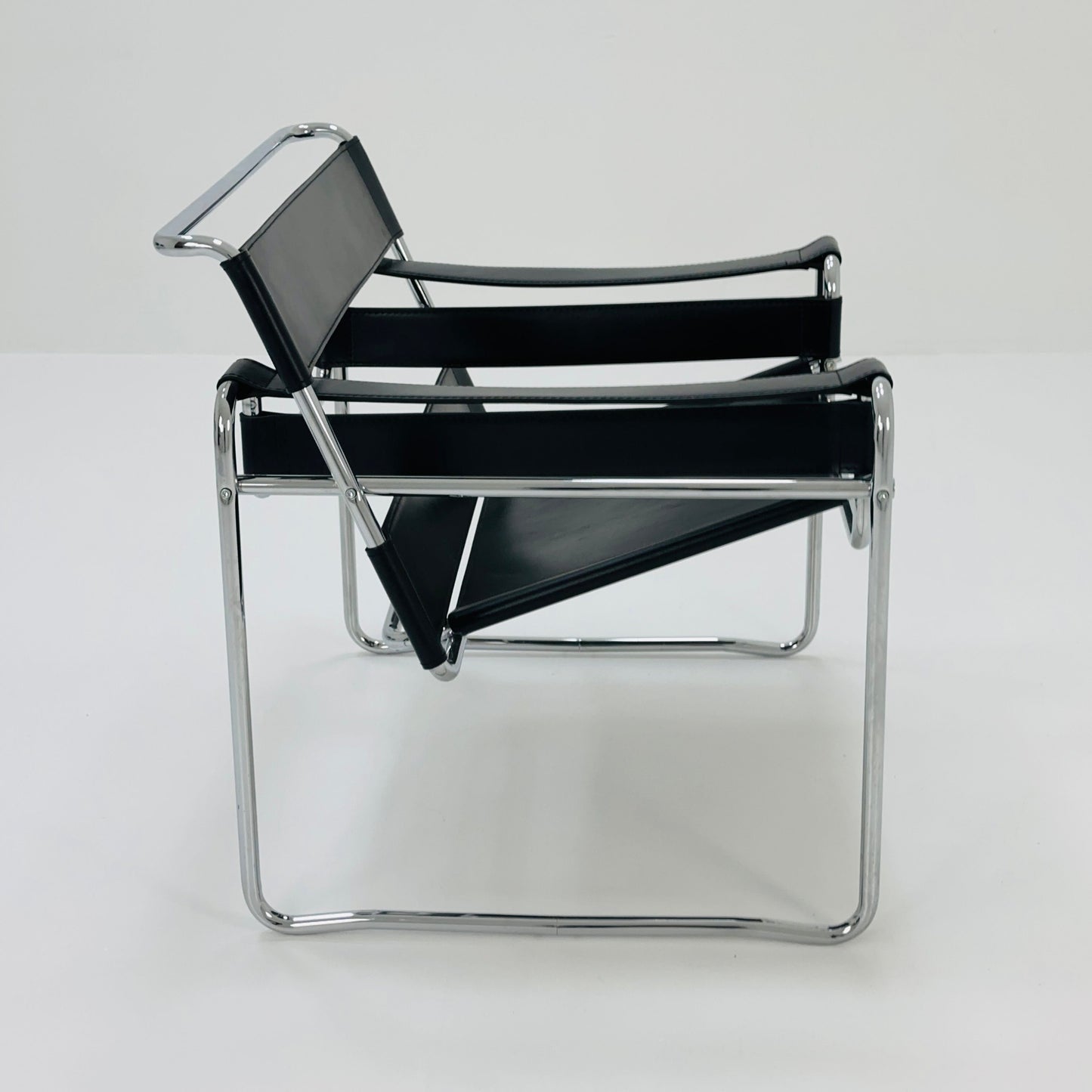 Mid century Black B3 armchair WASSILY by Marcel Brauer , 1990s Italy