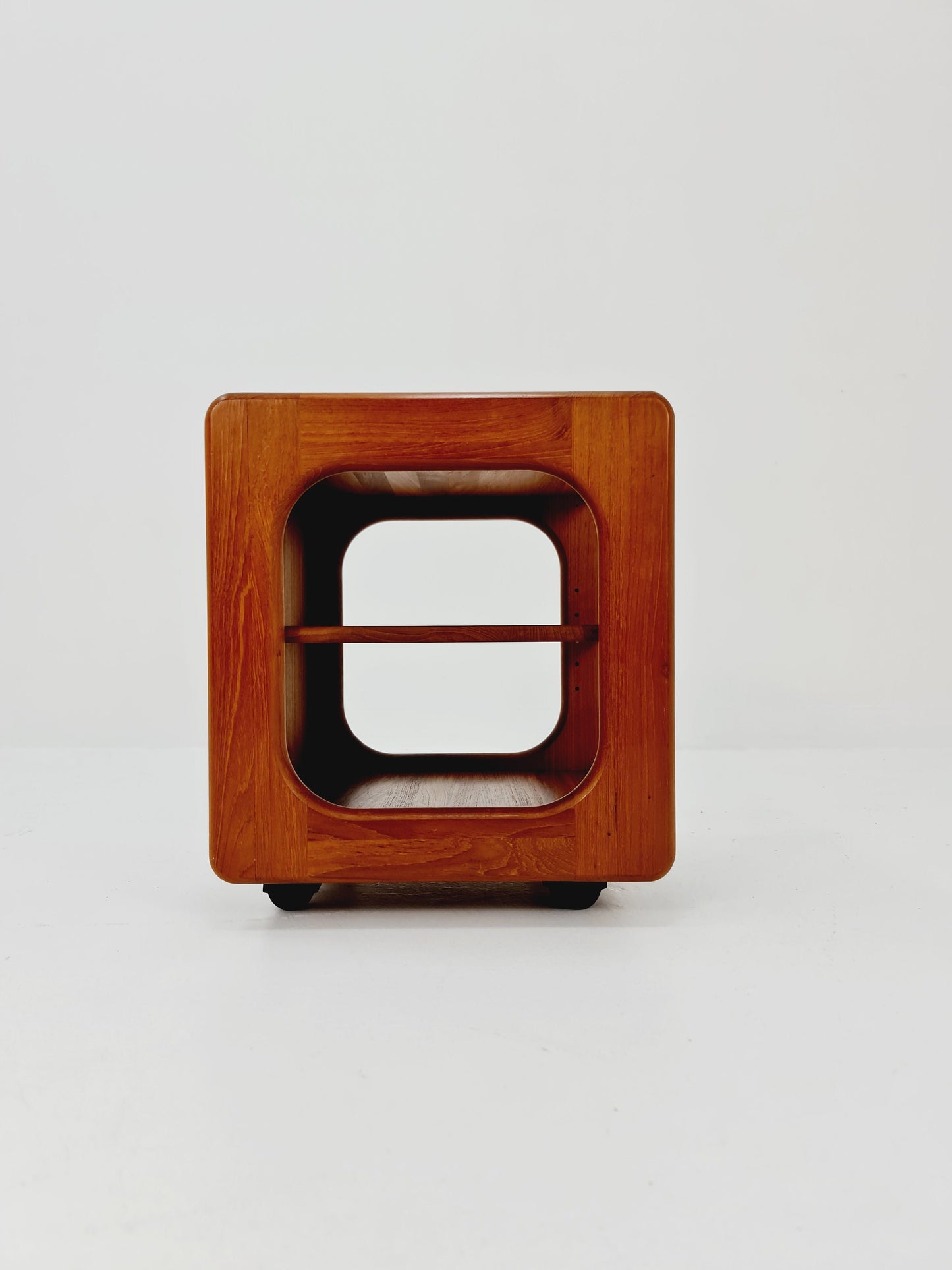 Vintage mid century danish trolley in solid teak/ bar cart By Dyrlund , 1960s