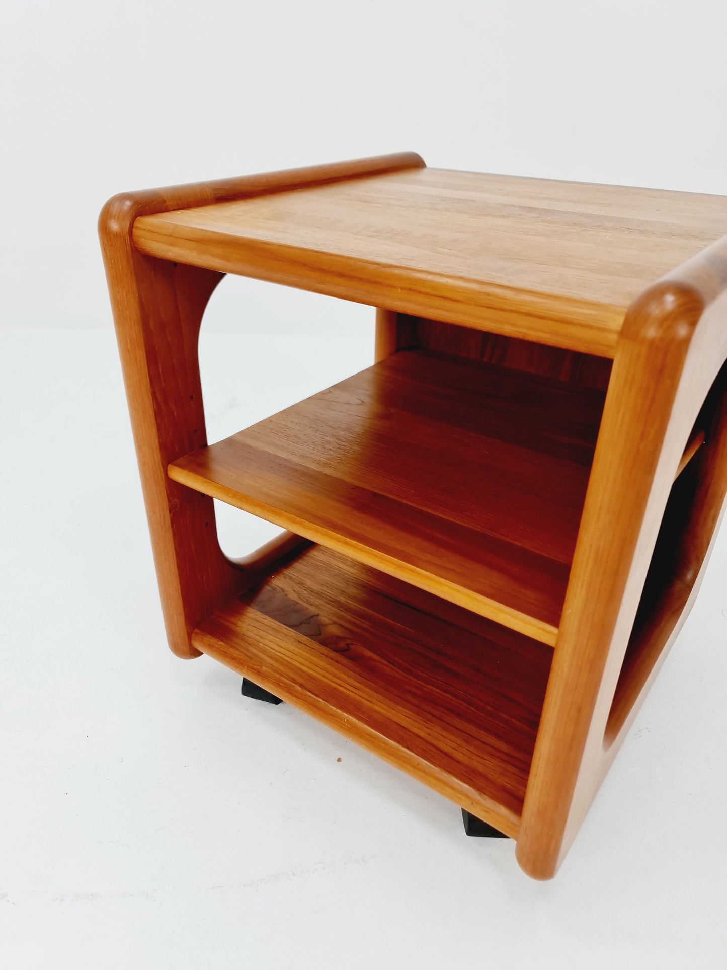 Vintage mid century danish trolley in solid teak/ bar cart By Dyrlund , 1960s