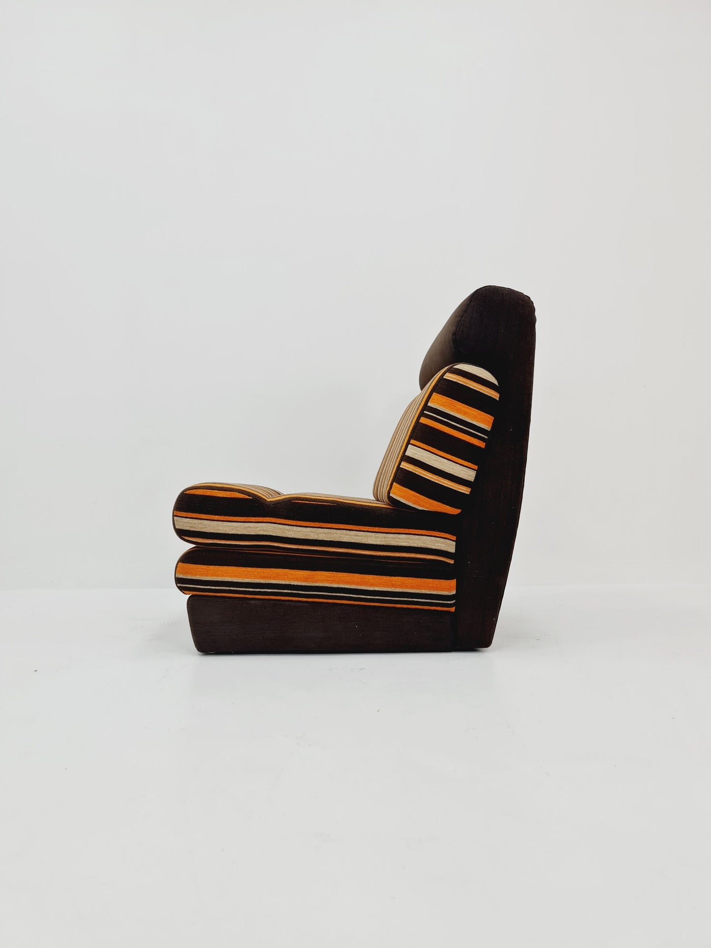 German space age singel couch extendable to bed, 1970s