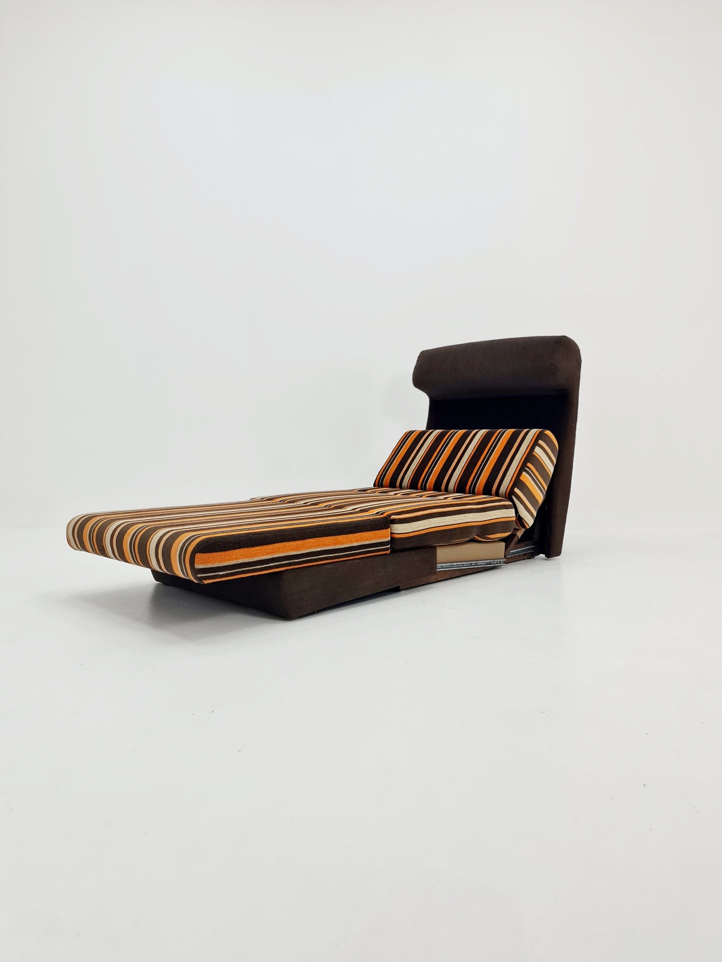German space age singel couch extendable to bed, 1970s