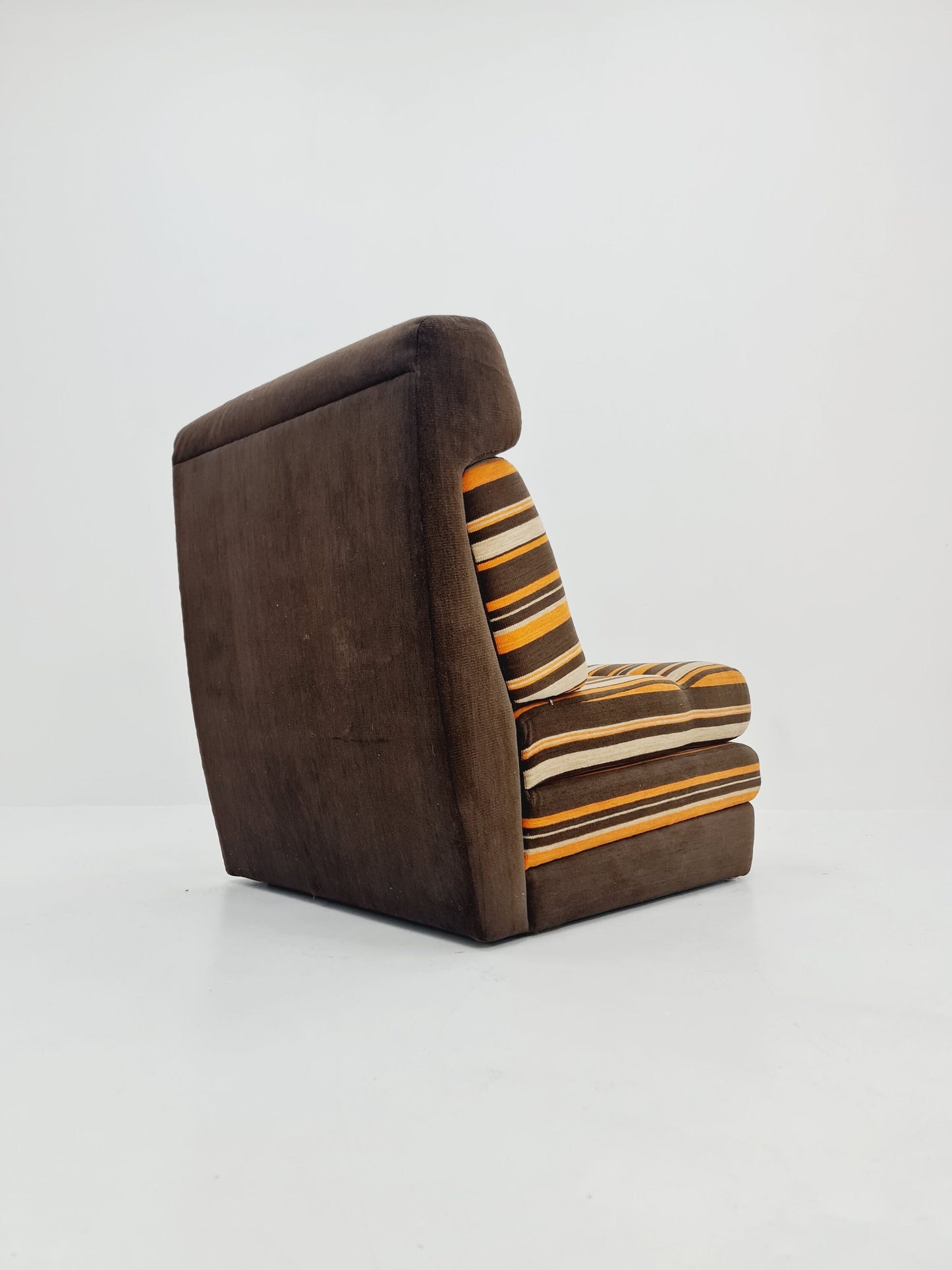 German space age singel couch extendable to bed, 1970s