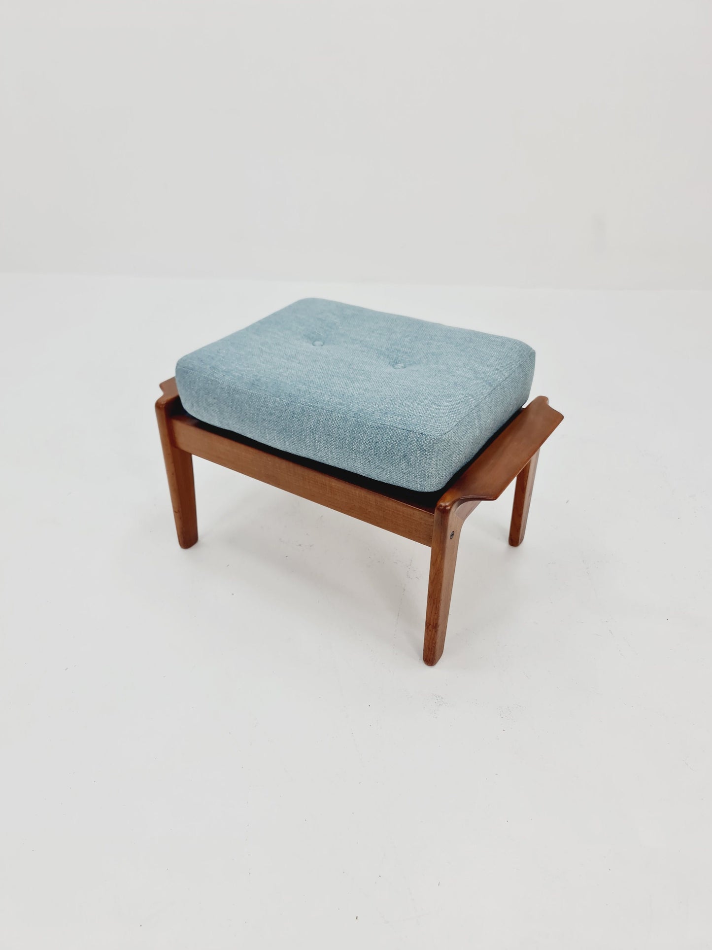 Mid century modern danish ottoman/stool, By Arne Wahl Iversen for komfort 1960s