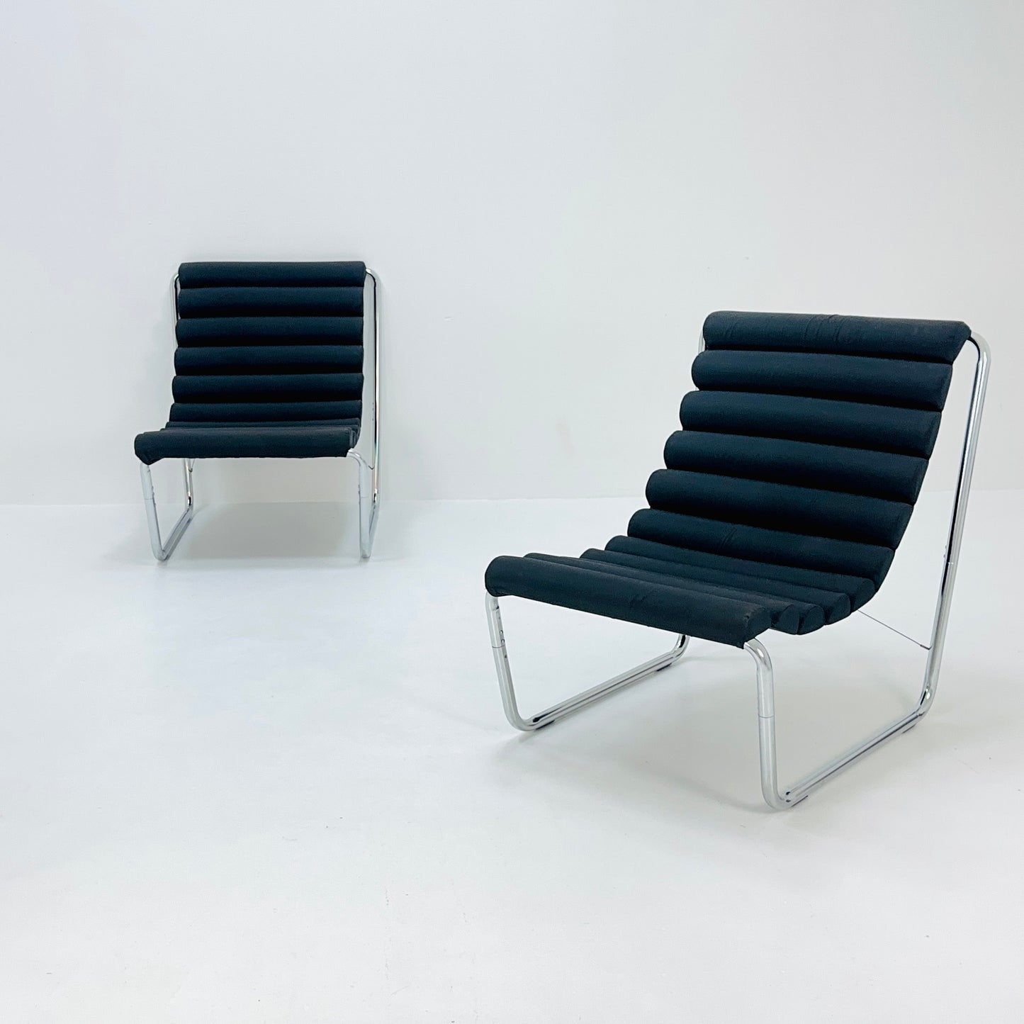1 of 2 Mid Century Vintage Bauhaus Boudins Lounge Chairs by Michel Boyer 1970s France