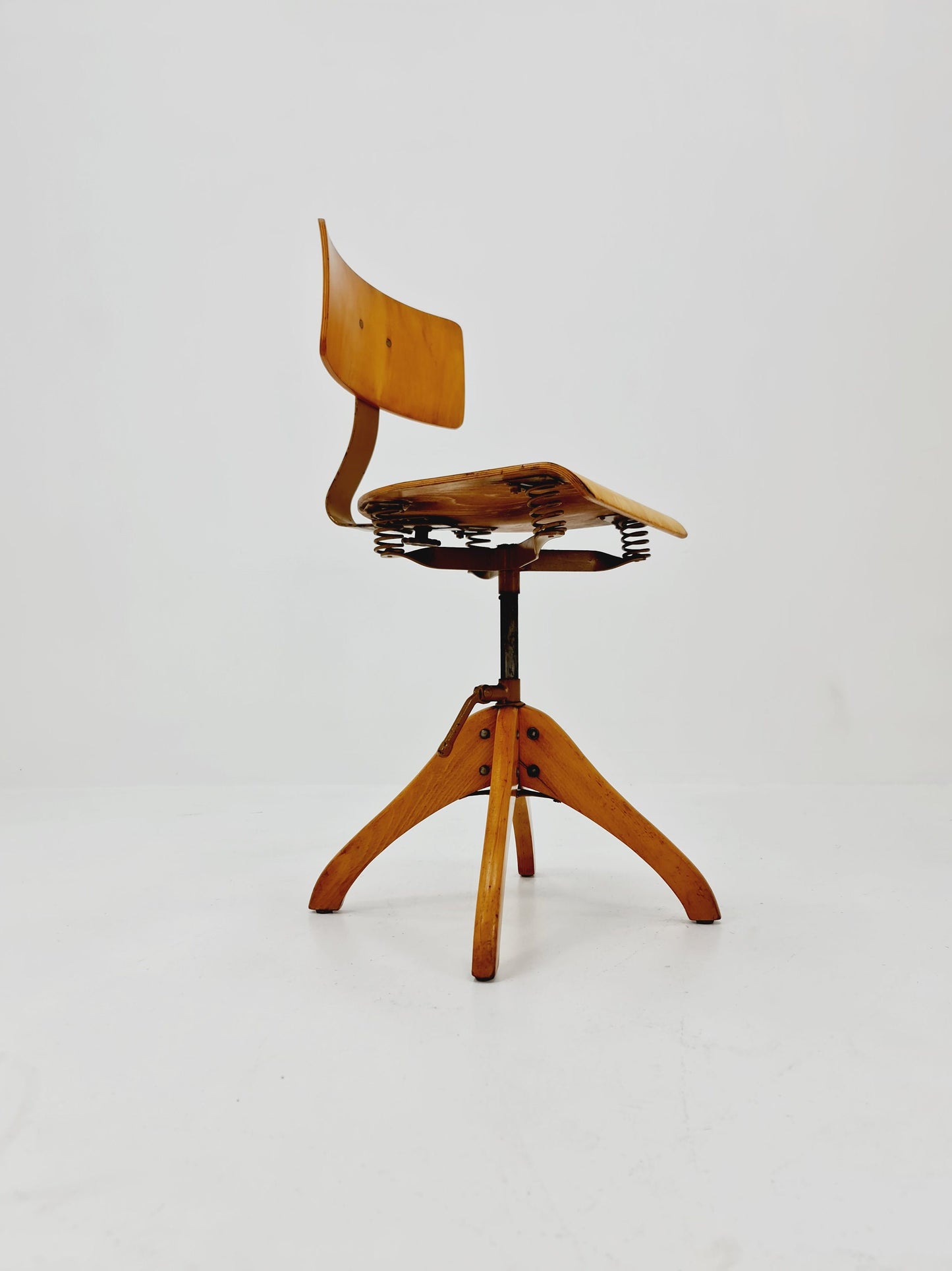 Bauhaus swivel office chair in solid wood By Puffdreh Kontorchair 1930s