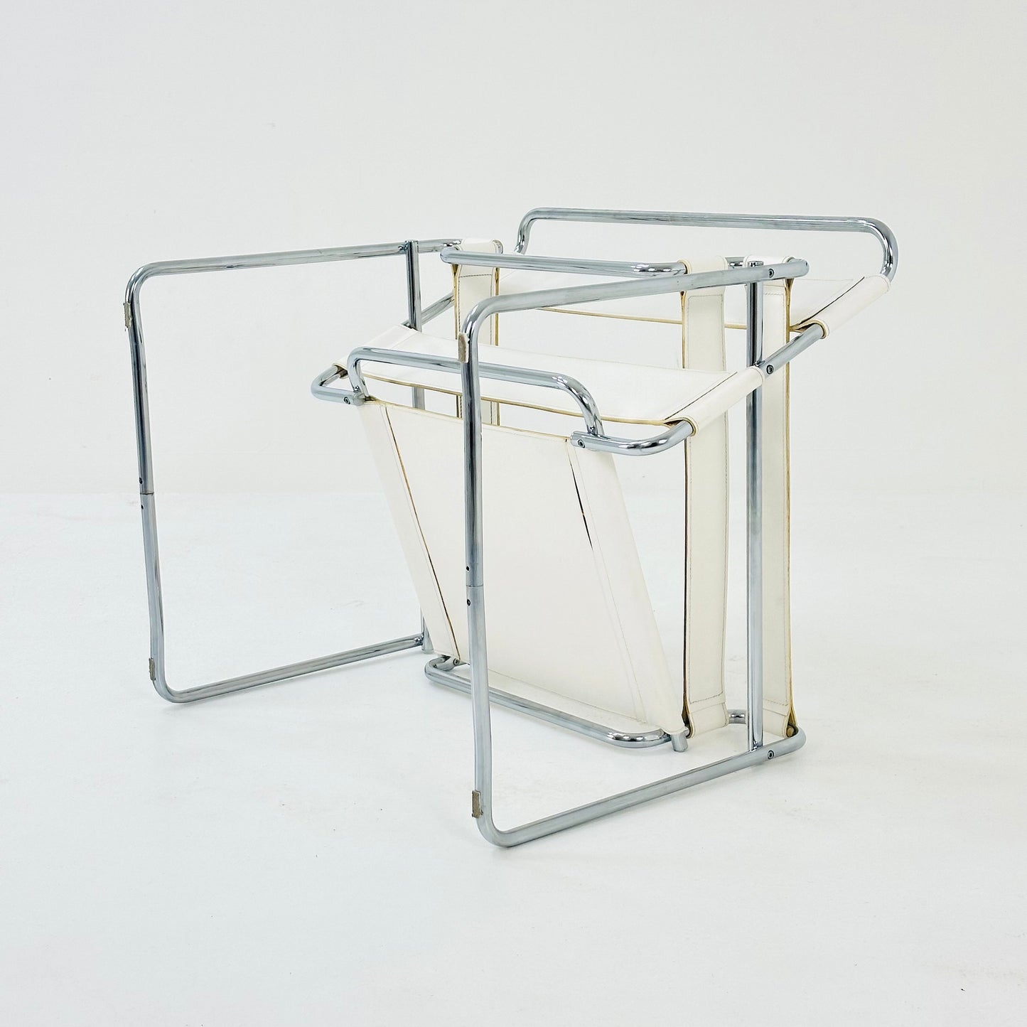 Mid century B3 Wassily white lounge Chair by Marcel Breuer for Gavina, 1980s