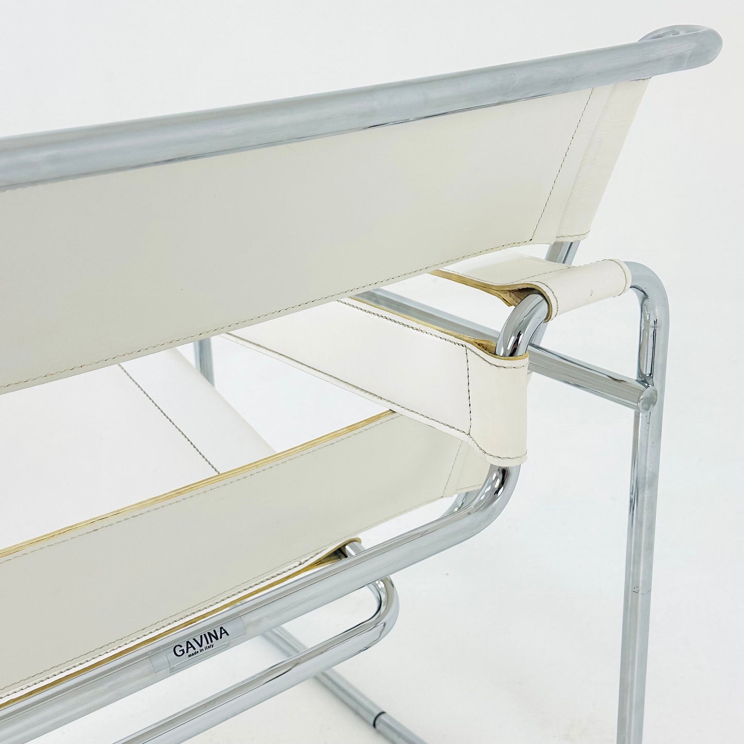 Mid century B3 Wassily white lounge Chair by Marcel Breuer for Gavina, 1980s