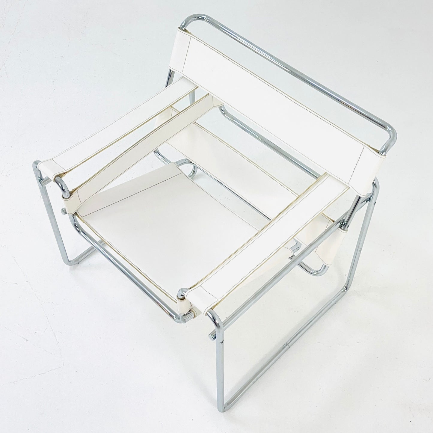 Mid century B3 Wassily white lounge Chair by Marcel Breuer for Gavina, 1980s