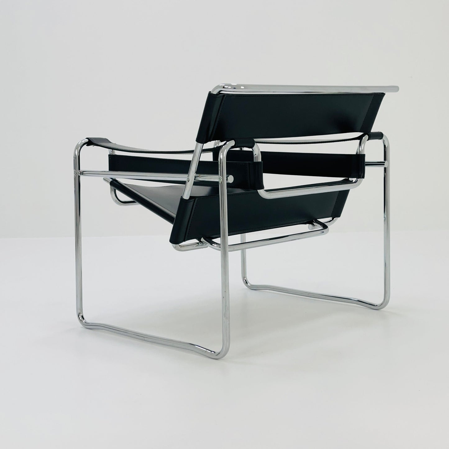 Mid century Black B3 armchair WASSILY by Marcel Brauer , 1990s Italy