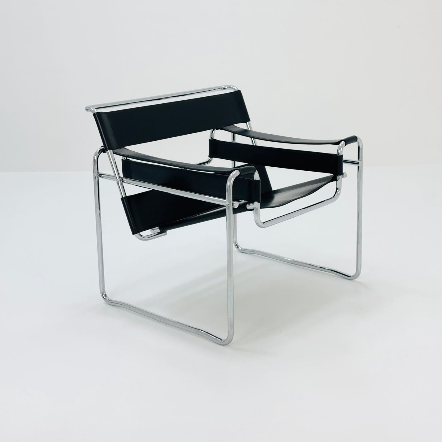 Mid century Black B3 armchair WASSILY by Marcel Brauer , 1990s Italy