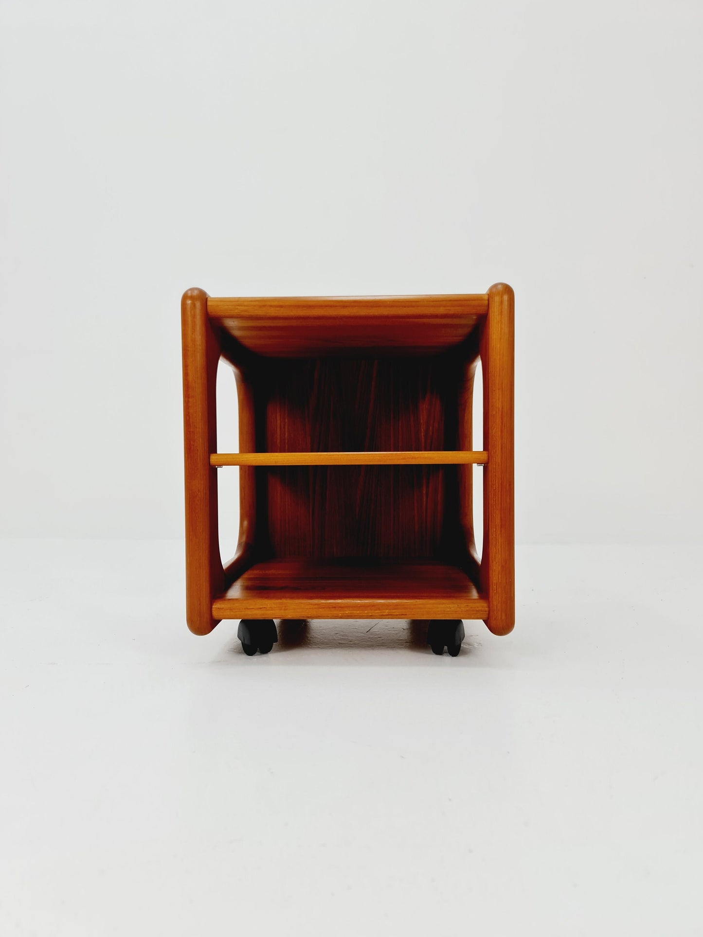 Vintage mid century danish trolley in solid teak/ bar cart By Dyrlund , 1960s