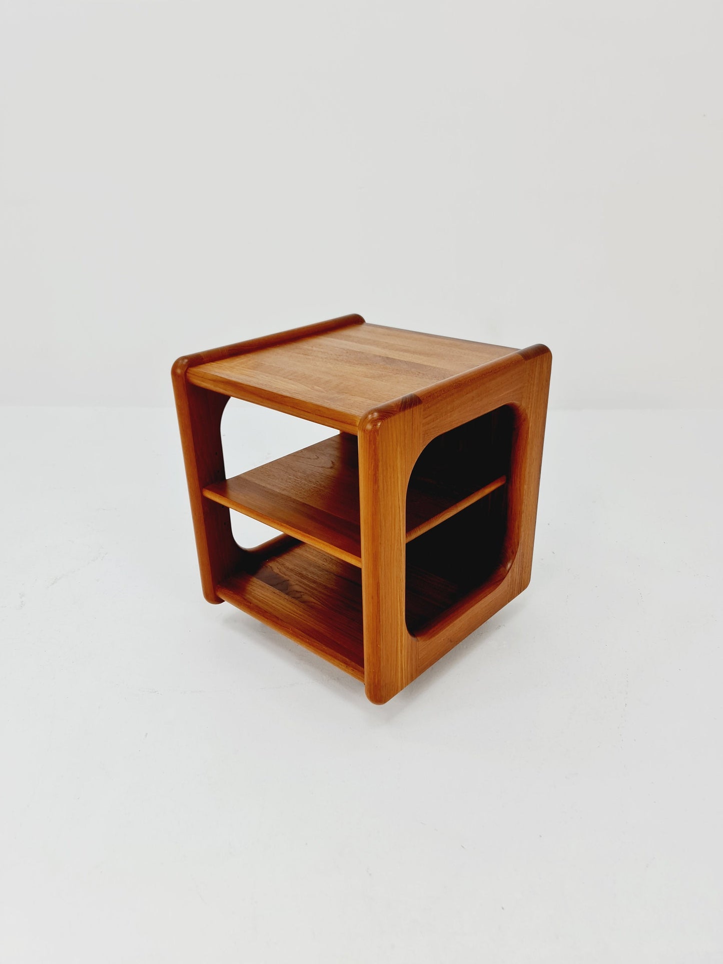 Vintage mid century danish trolley in solid teak/ bar cart By Dyrlund , 1960s