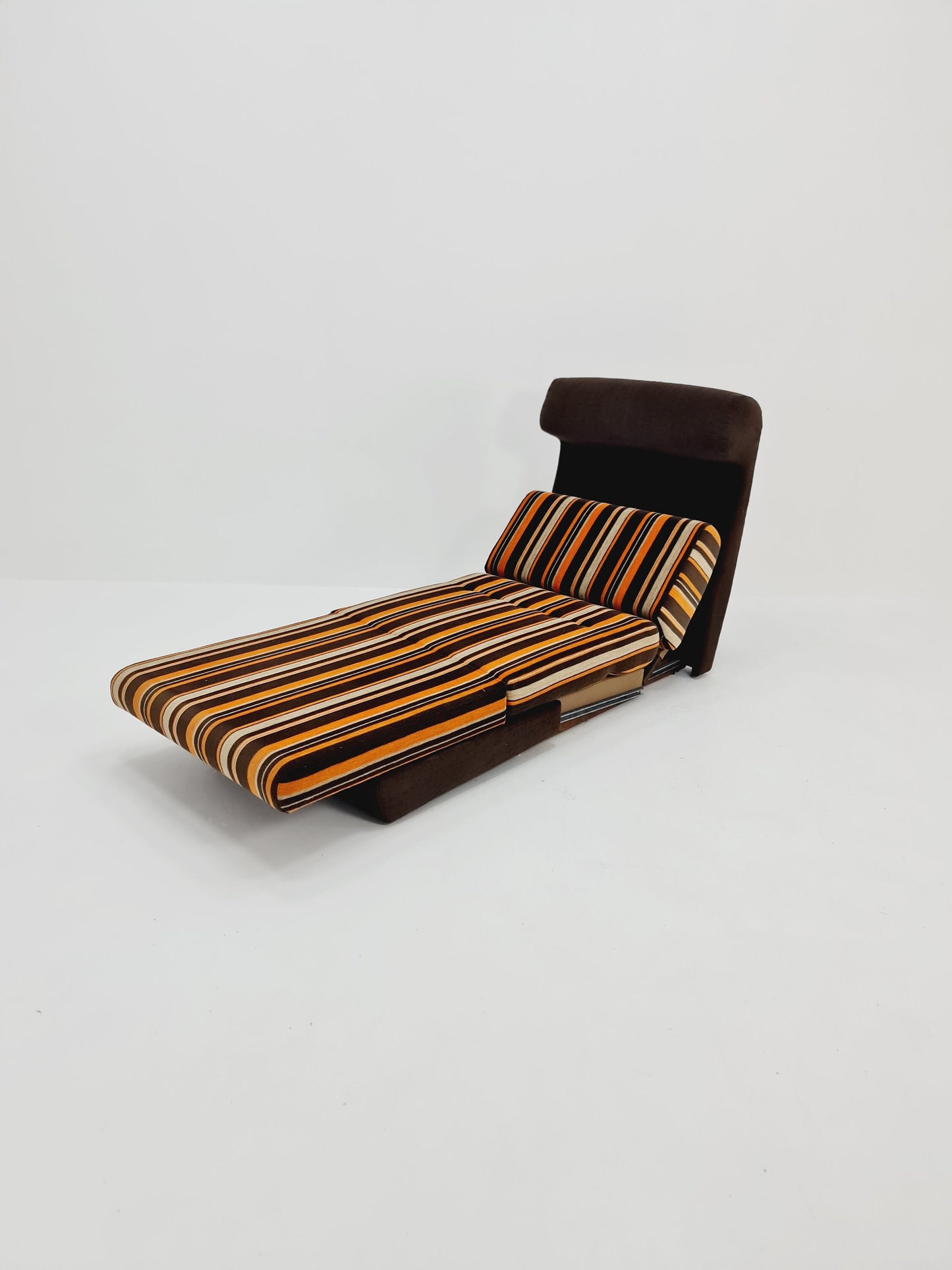 German space age singel couch extendable to bed, 1970s