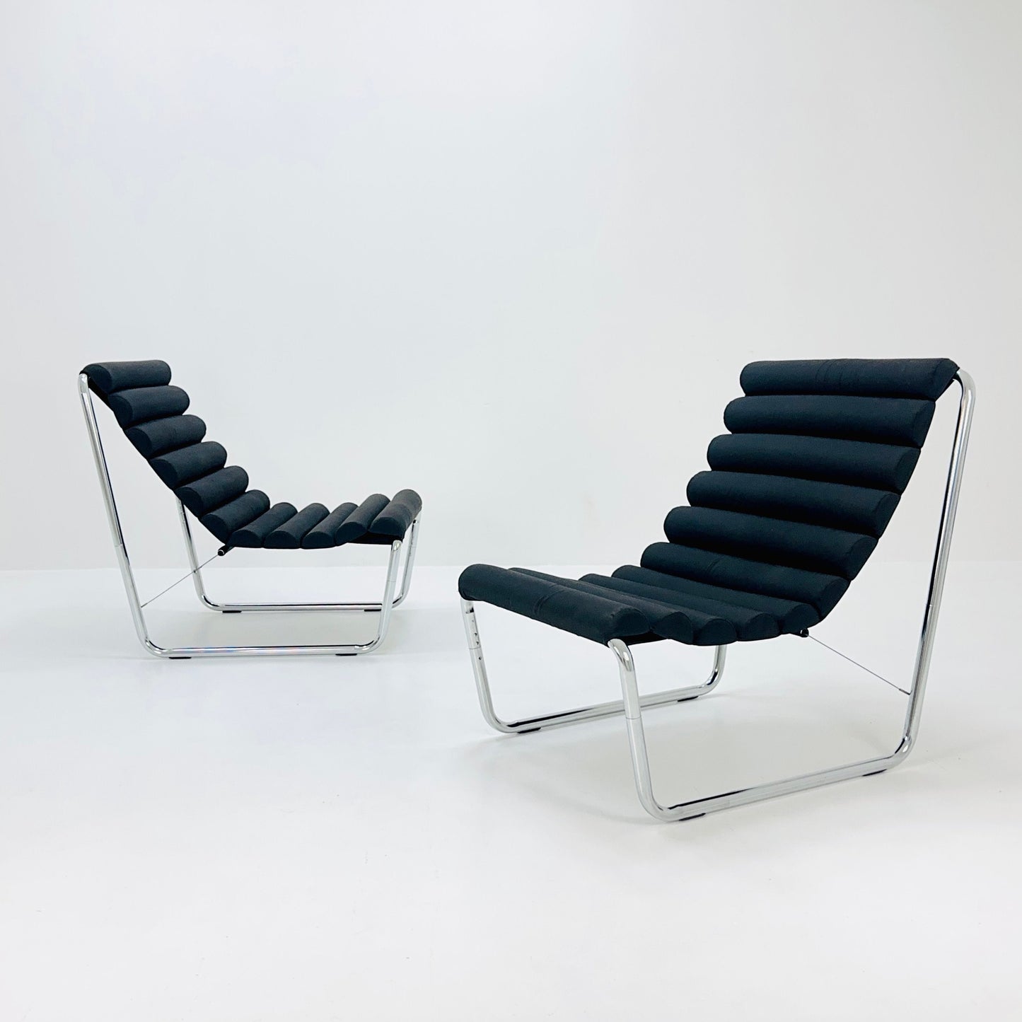 1 of 2 Mid Century Vintage Bauhaus Boudins Lounge Chairs by Michel Boyer 1970s France