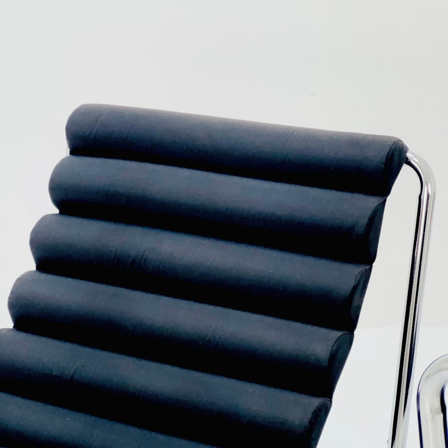 1 of 2 Mid Century Vintage Bauhaus Boudins Lounge Chairs by Michel Boyer 1970s France
