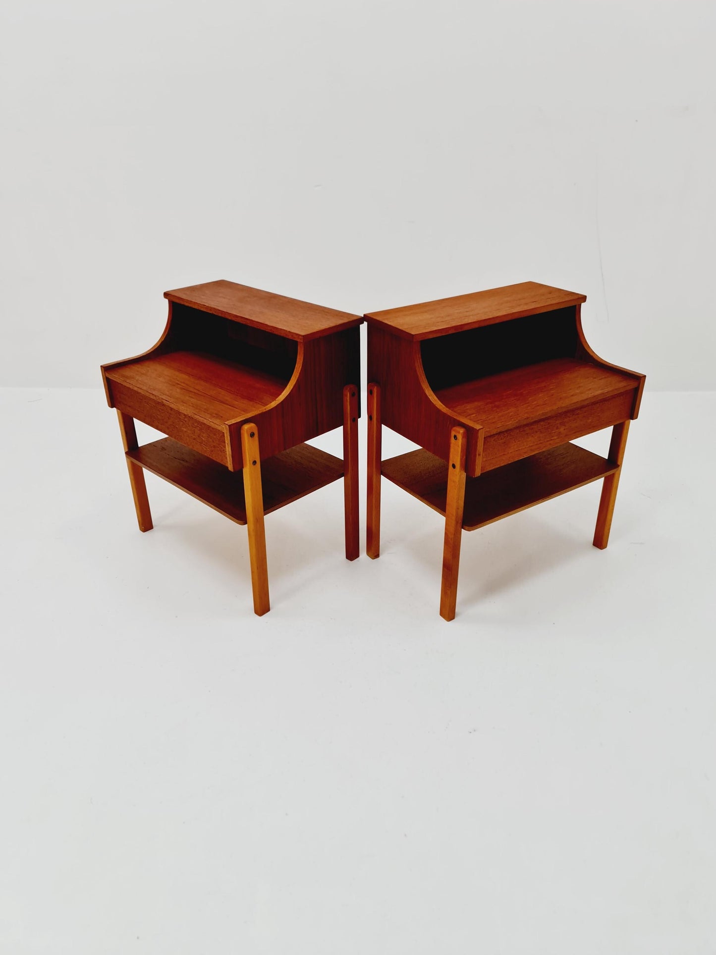 Pair of Swedish Midcentury Teak Vintage Side table/ Bedside table/ Night stand by Carlström & Co, 1960s