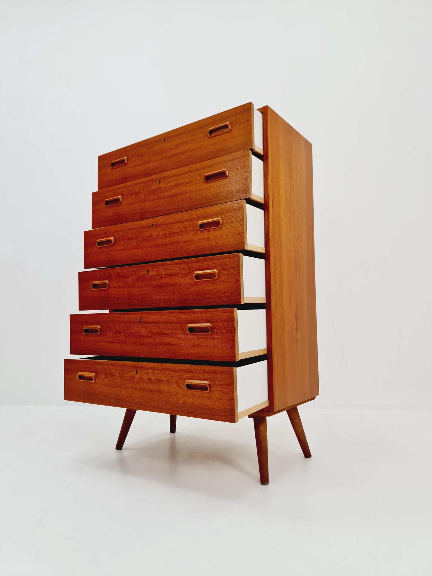 Midcentury Danish teak chest of drawers / drawer dresser / cabinet, 1960s