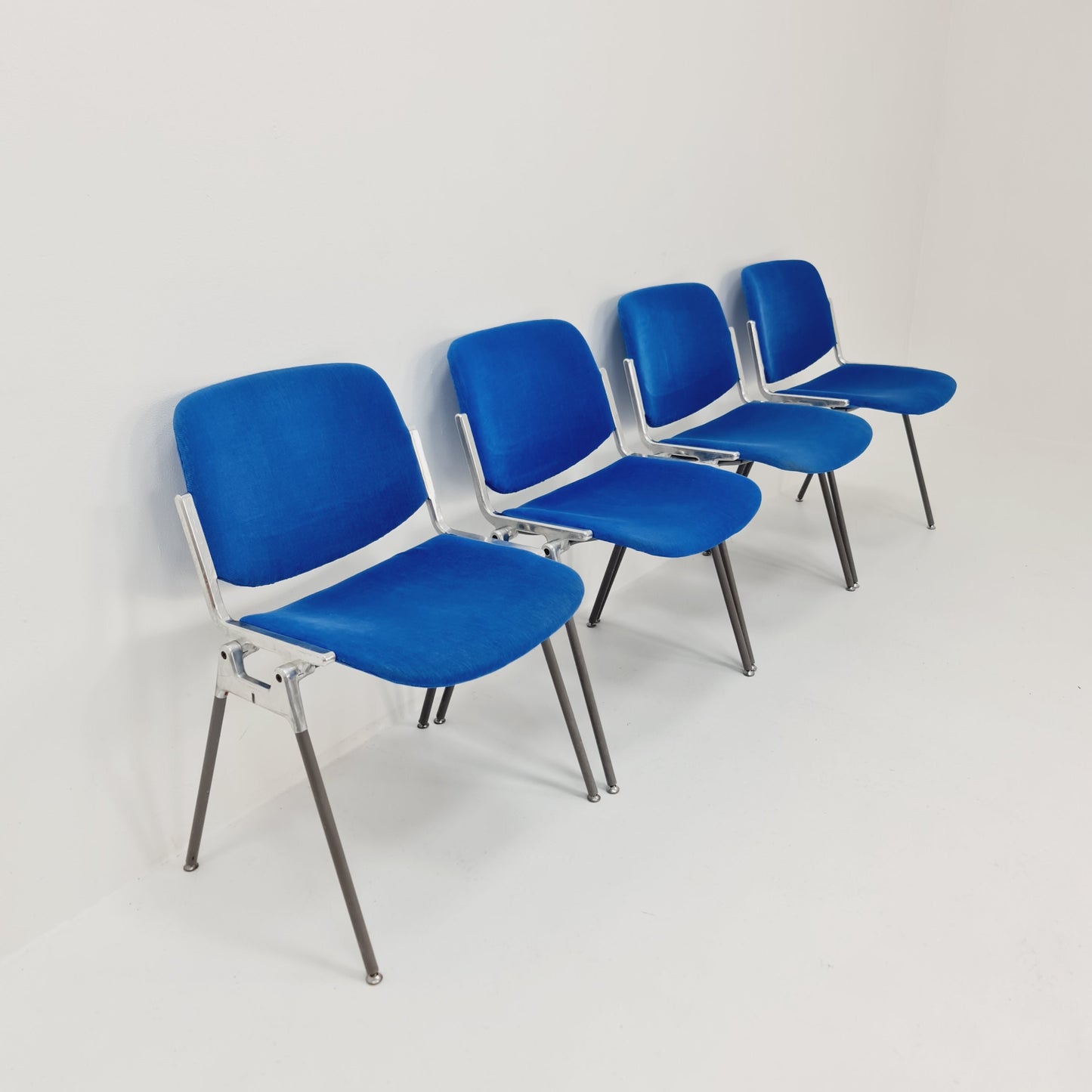 Set of 4 Italian Mid-Century Modern DSC Chairs by Giancarlo Piretti for Castelli / Anonima Castelli, 1970s