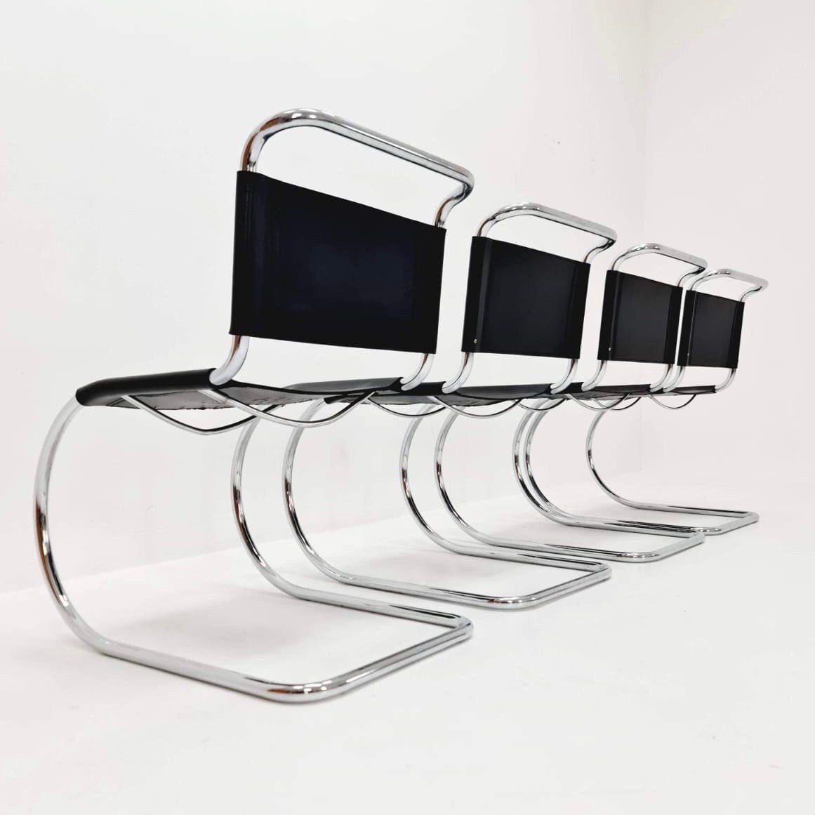 Set of 4 MR10 lounge black leather chairs design by Ludwig Mies van der Rohe , 1980s Italy