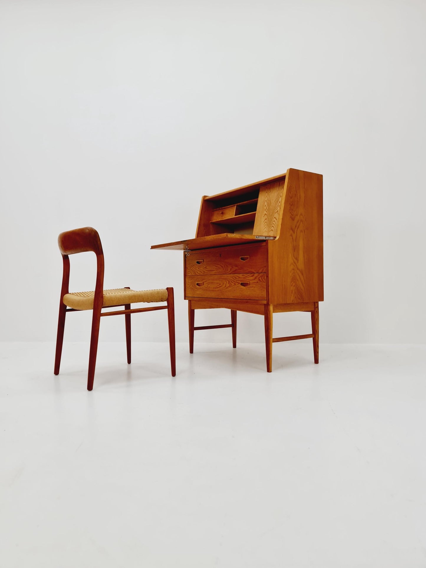 Midcentury Danish vintage oak secretary, vanity /Make up table By Arne Wahl Iversen, 1960s
