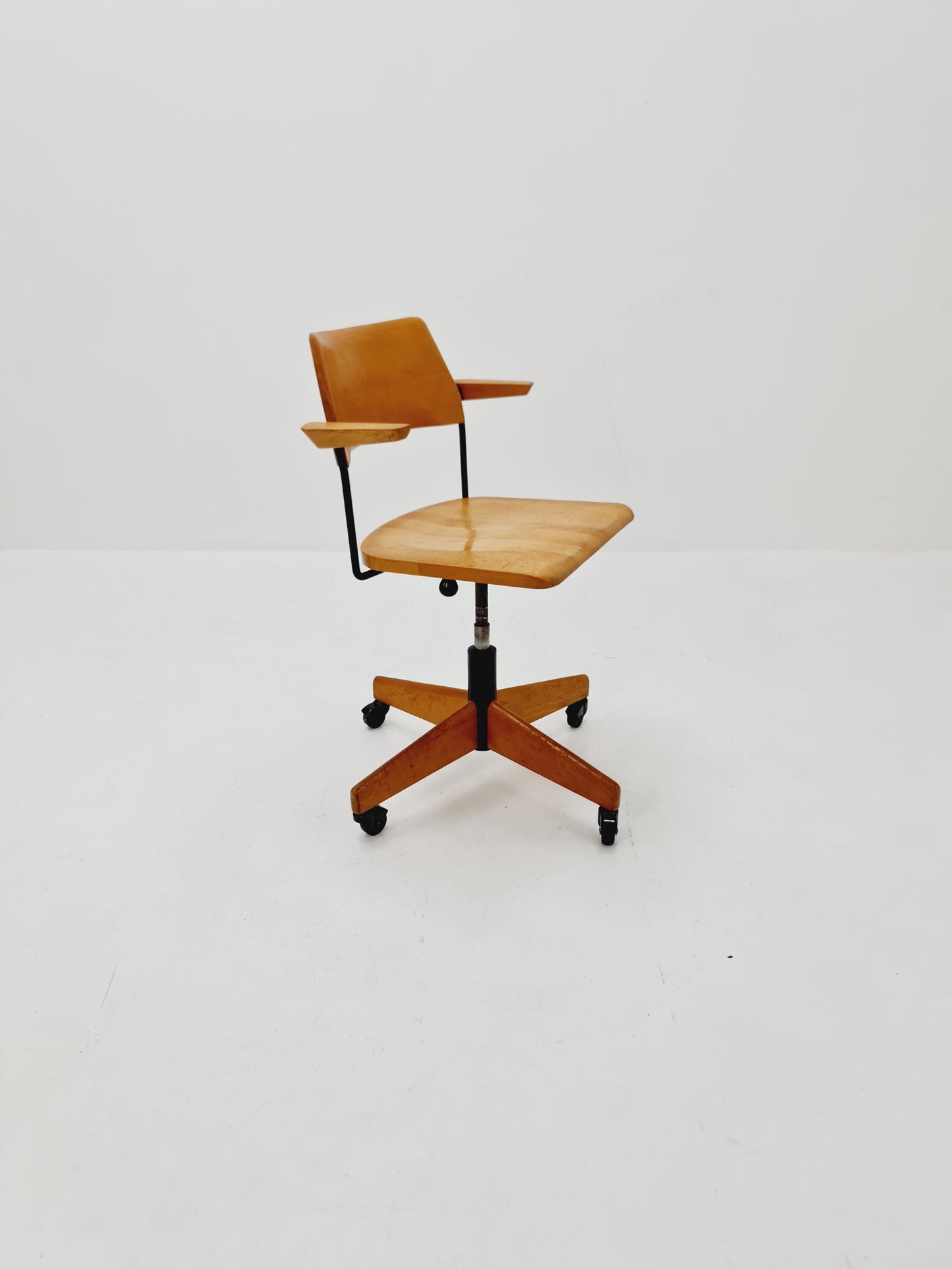 Bauhaus swivel office Armchair in solid wood By stollgiroflex 1960s