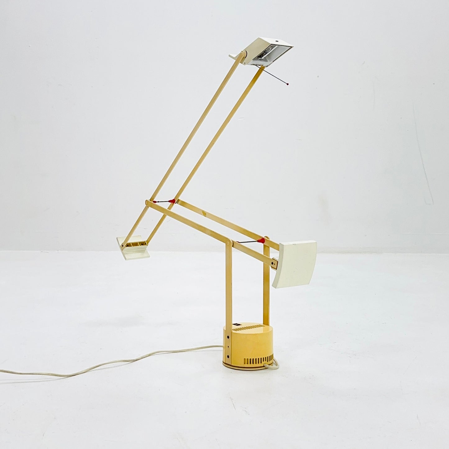 1 of 2 Vintage white Italian Tizio Table Lamp by Richard Sapper for Artemide, 1972