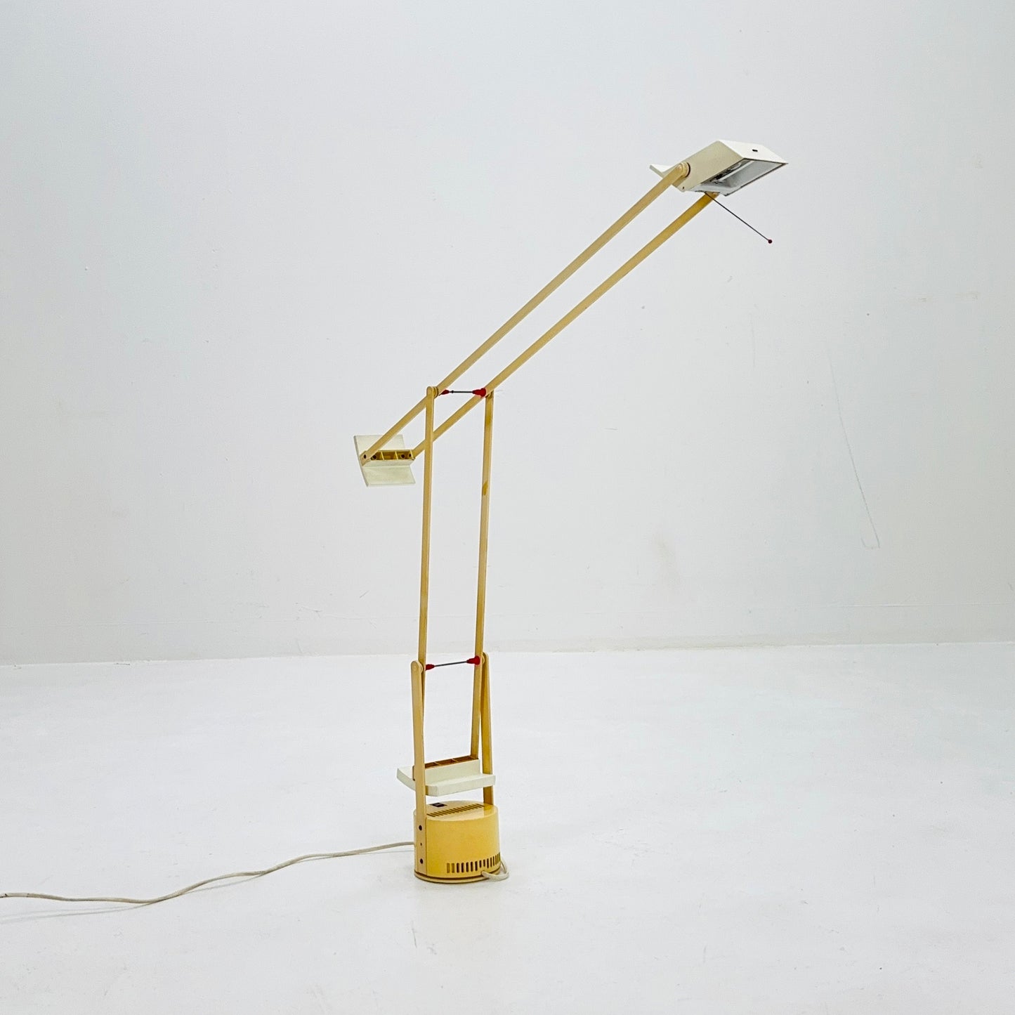 1 of 2 Vintage white Italian Tizio Table Lamp by Richard Sapper for Artemide, 1972