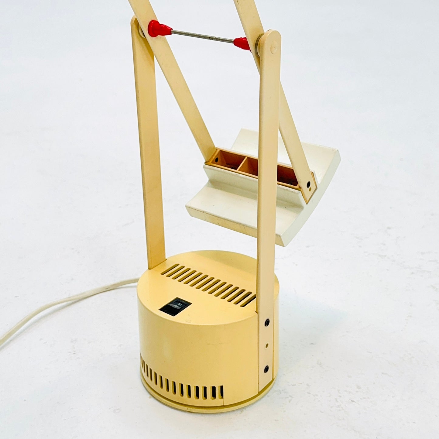 1 of 2 Vintage white Italian Tizio Table Lamp by Richard Sapper for Artemide, 1972
