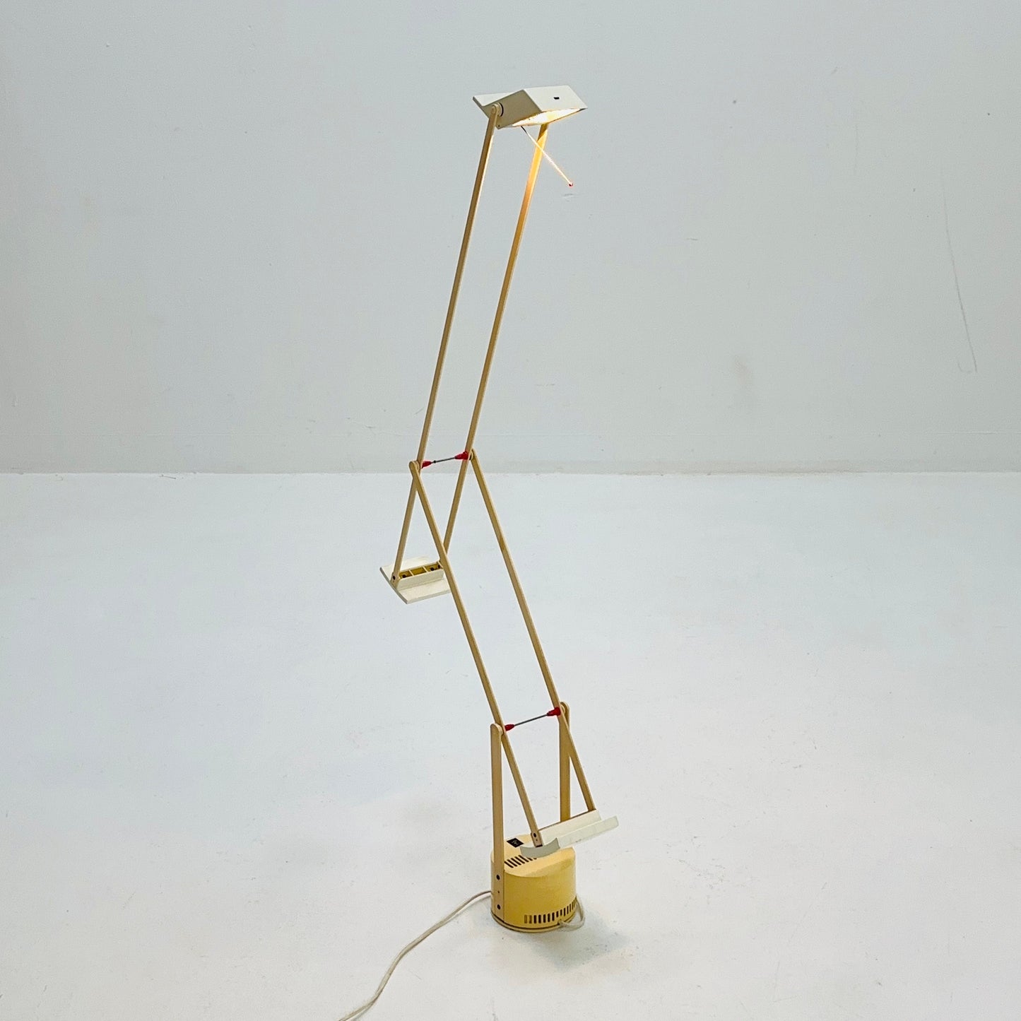 1 of 2 Vintage white Italian Tizio Table Lamp by Richard Sapper for Artemide, 1972