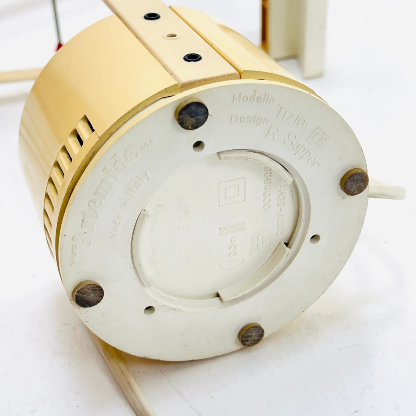 1 of 2 Vintage white Italian Tizio Table Lamp by Richard Sapper for Artemide, 1972