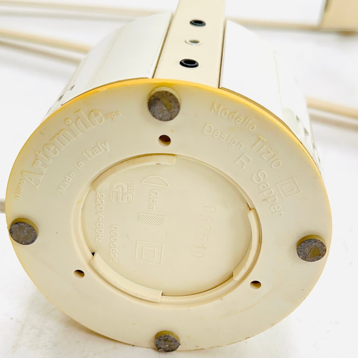 1 of 2 Vintage white Italian Tizio Table Lamp by Richard Sapper for Artemide, 1972