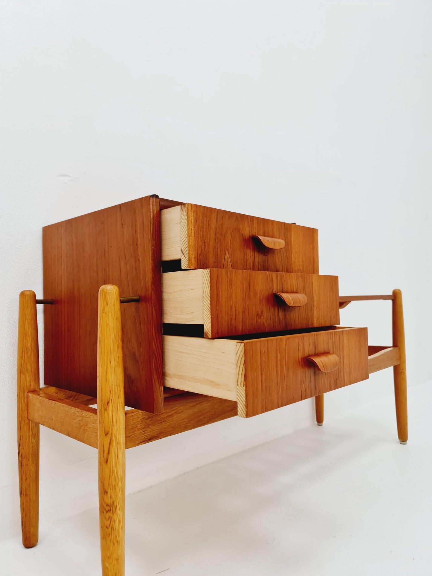 Danish teak & oak telefon table/ hallway table Arne wahl Iversen, 1960s