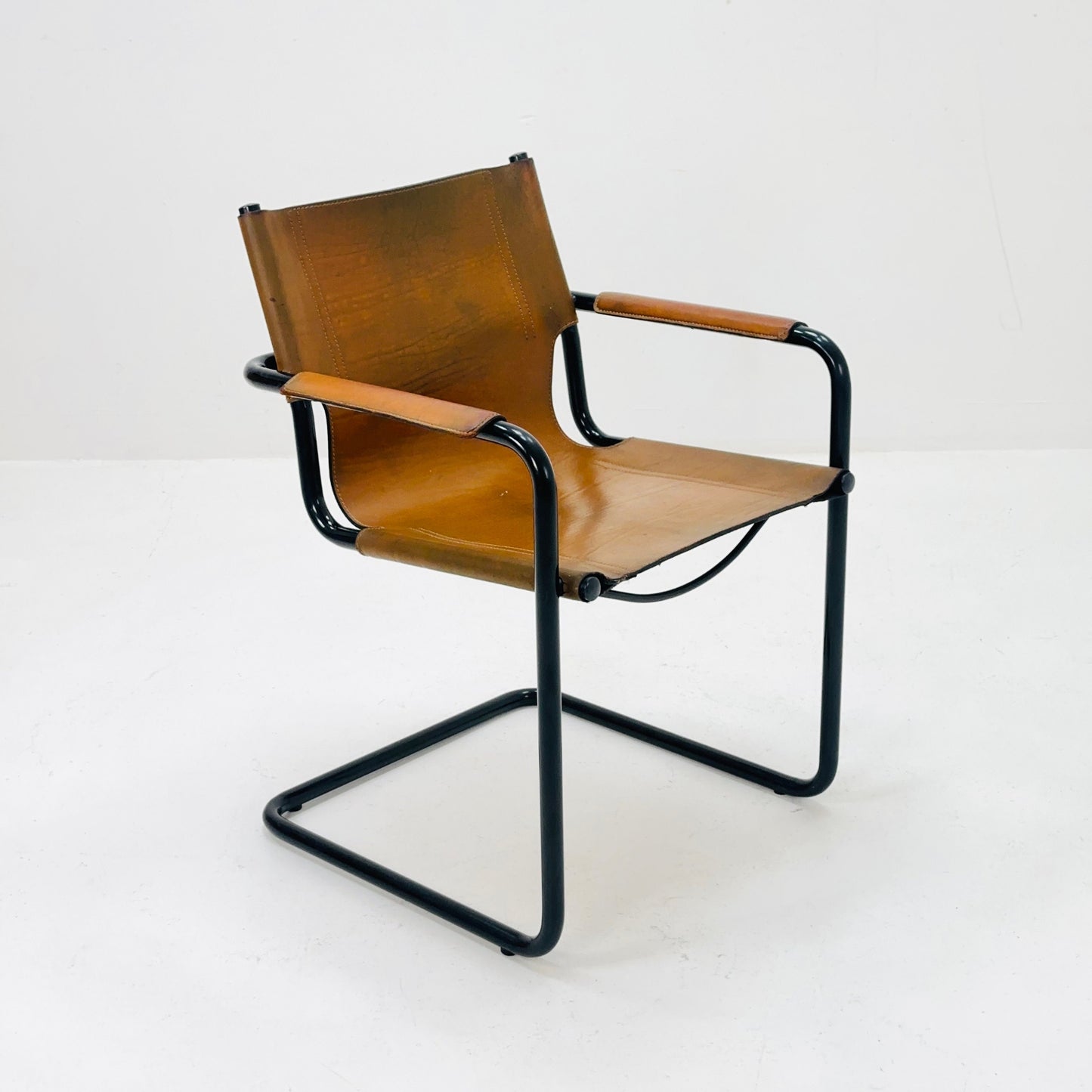 Mid century Bauhaus Visitor leather armchair for Mattei Grassi 1970s Italy