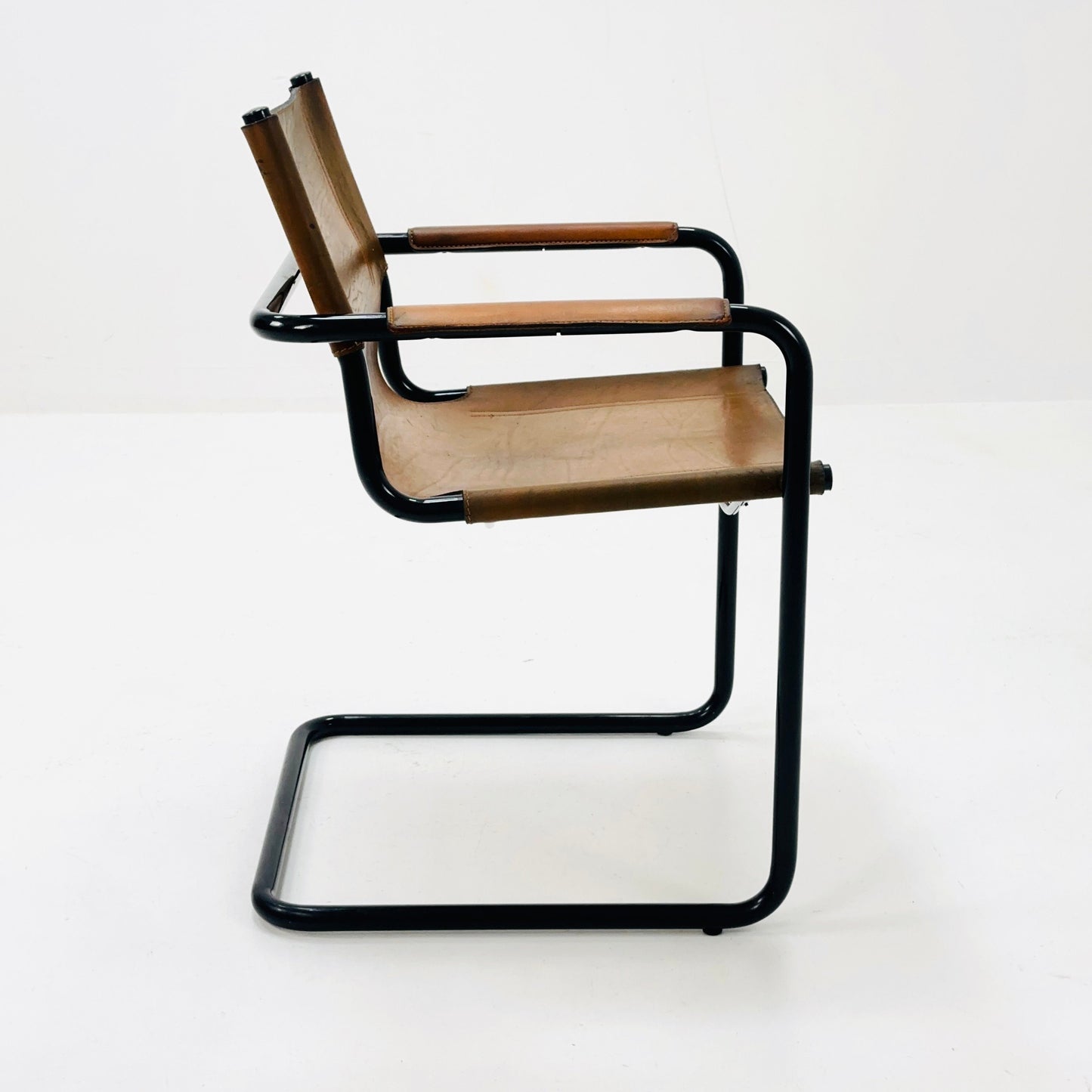 Mid century Bauhaus Visitor leather armchair for Mattei Grassi 1970s Italy